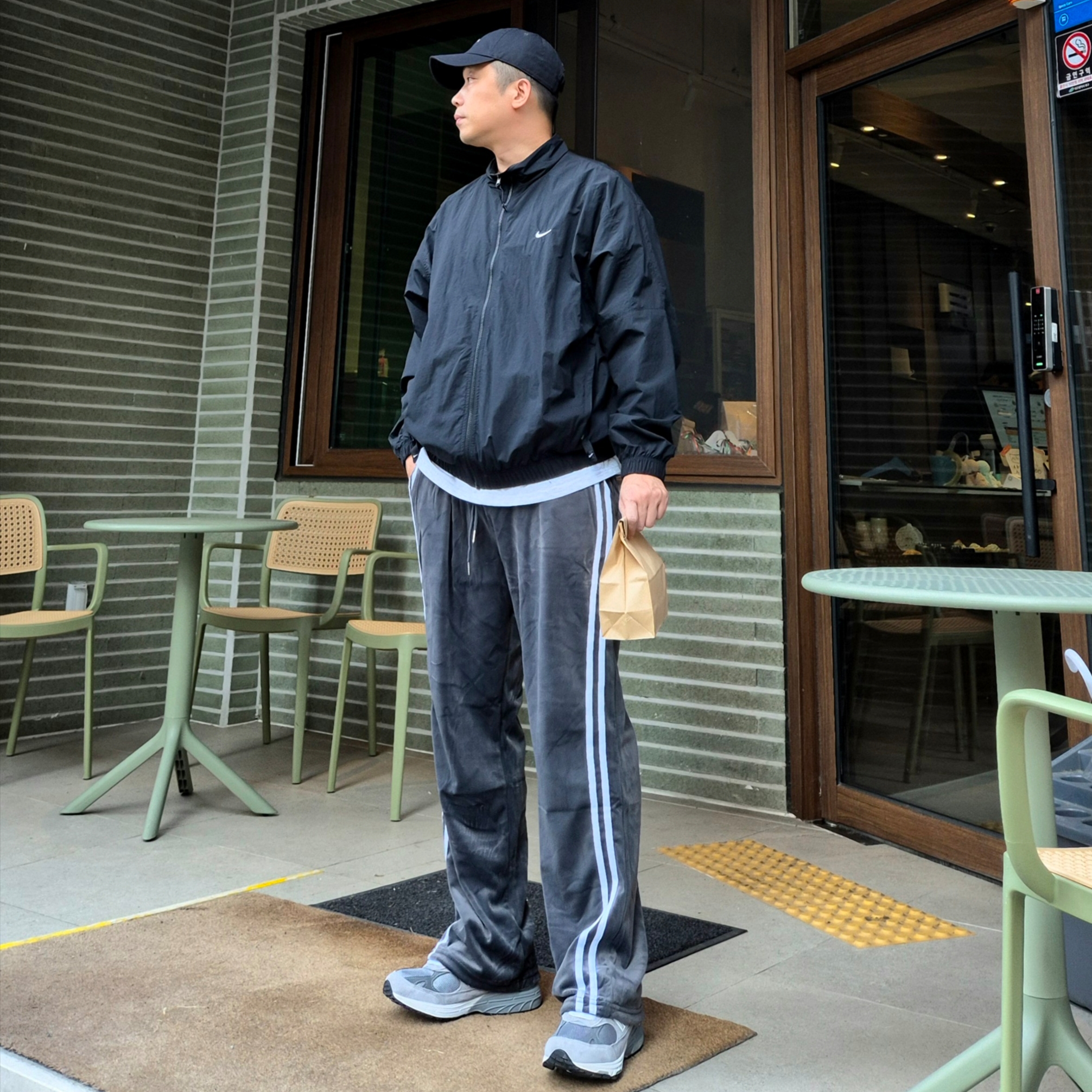 Nike NRG Solo Swoosh Woven Track Jacket Black - Asia, Nike Heritage 86 Just Do It Cap Black 착용 스타일