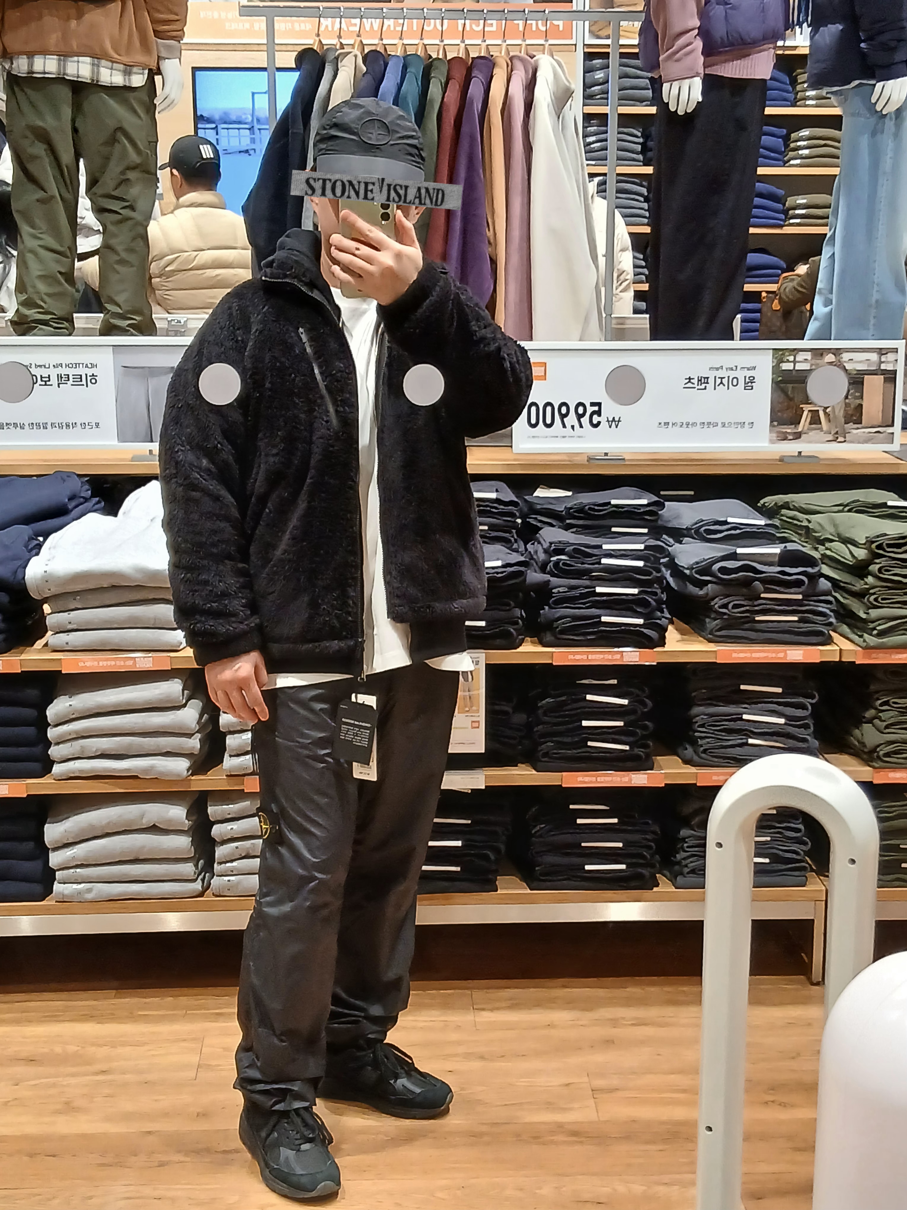 Stone Island 99576 Nylon Metal 6-Panel Cap Black, Arc'teryx Kragg Cotton LS T-Shirt White Light Black 착용 스타일 - 2