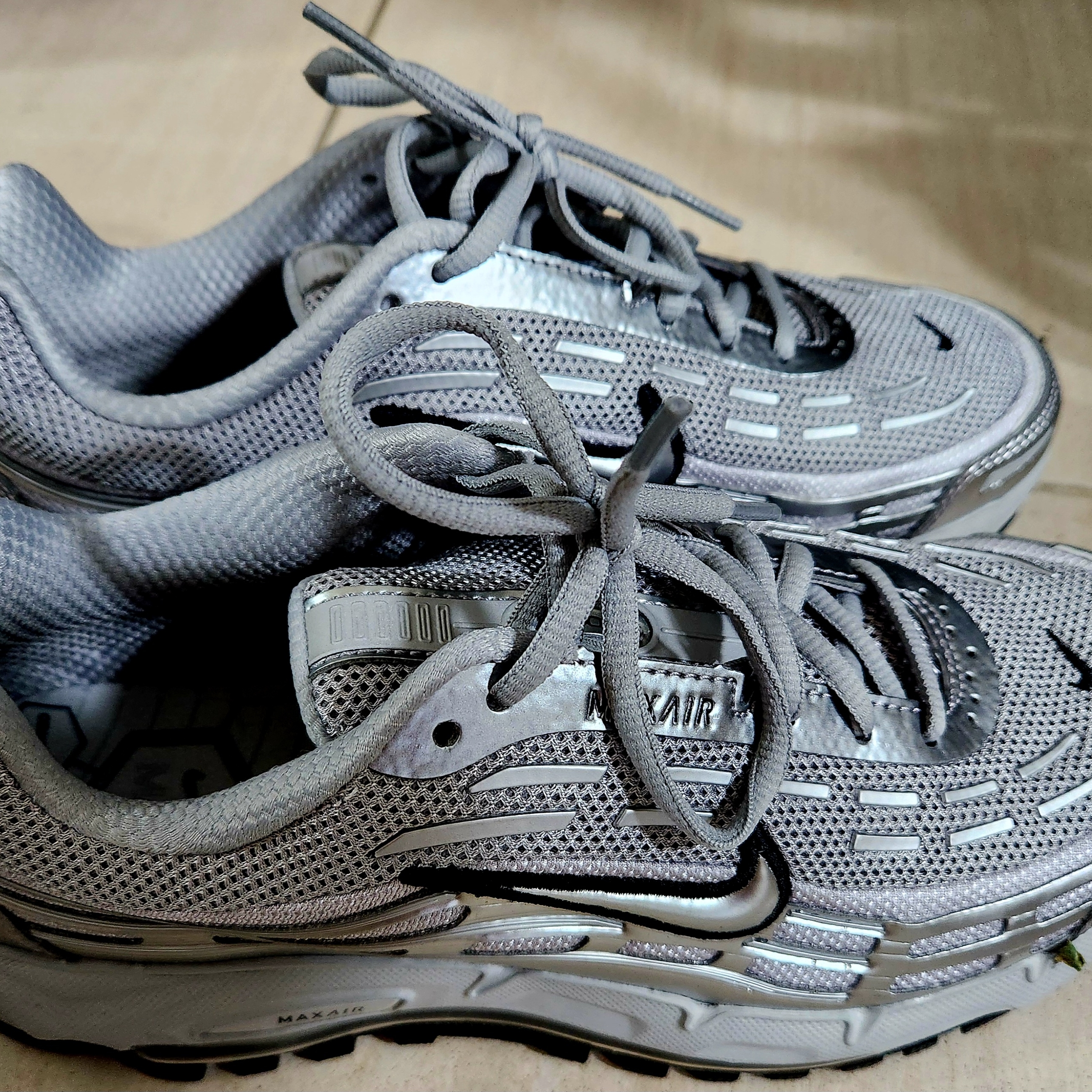 Nike Air Max TL 2.5 Metallic Silver 착용 스타일 - 2
