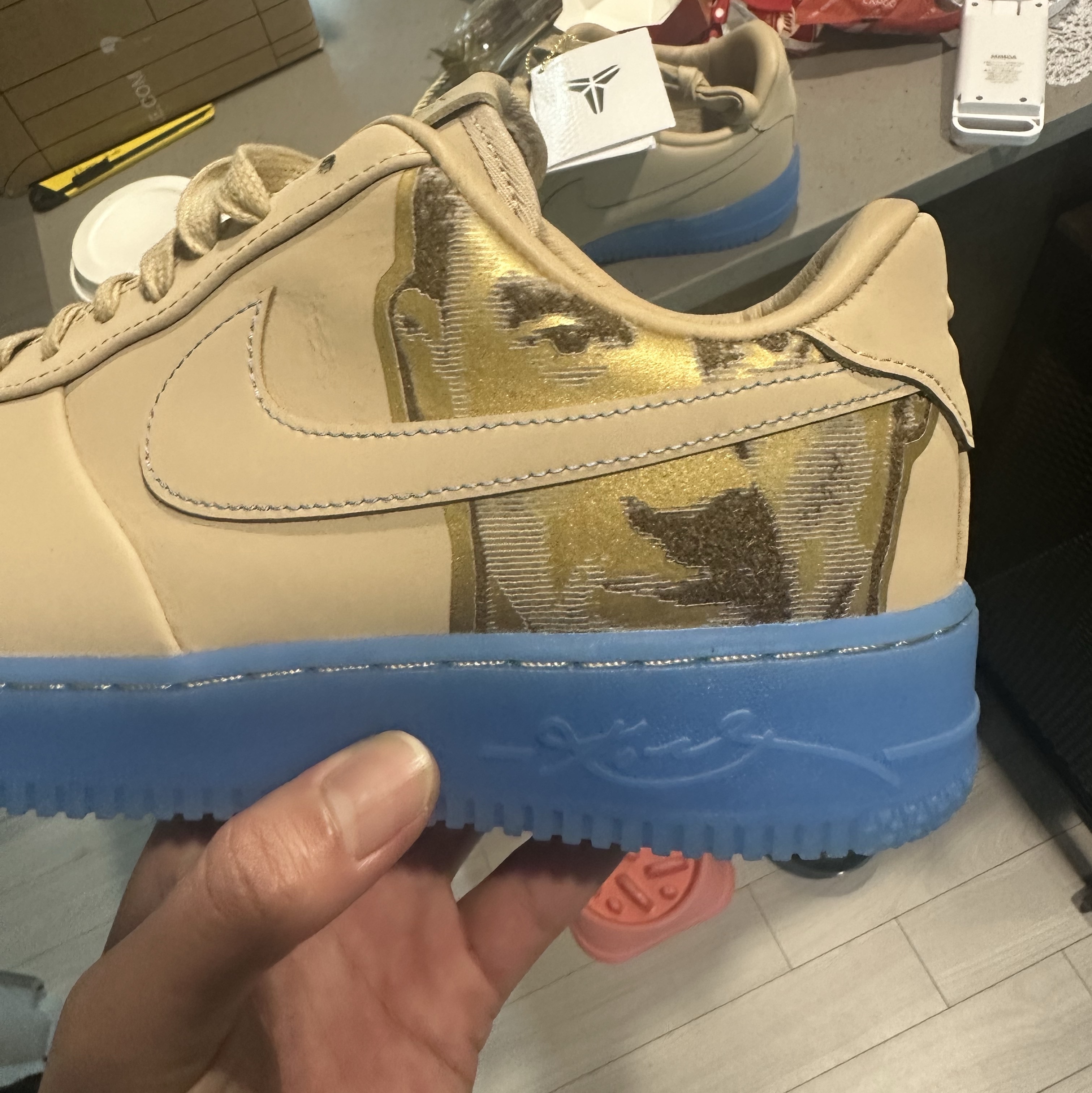 Nike x Kobe Bryant Air Force 1 Low Protro Linen and University Blue 착용 스타일