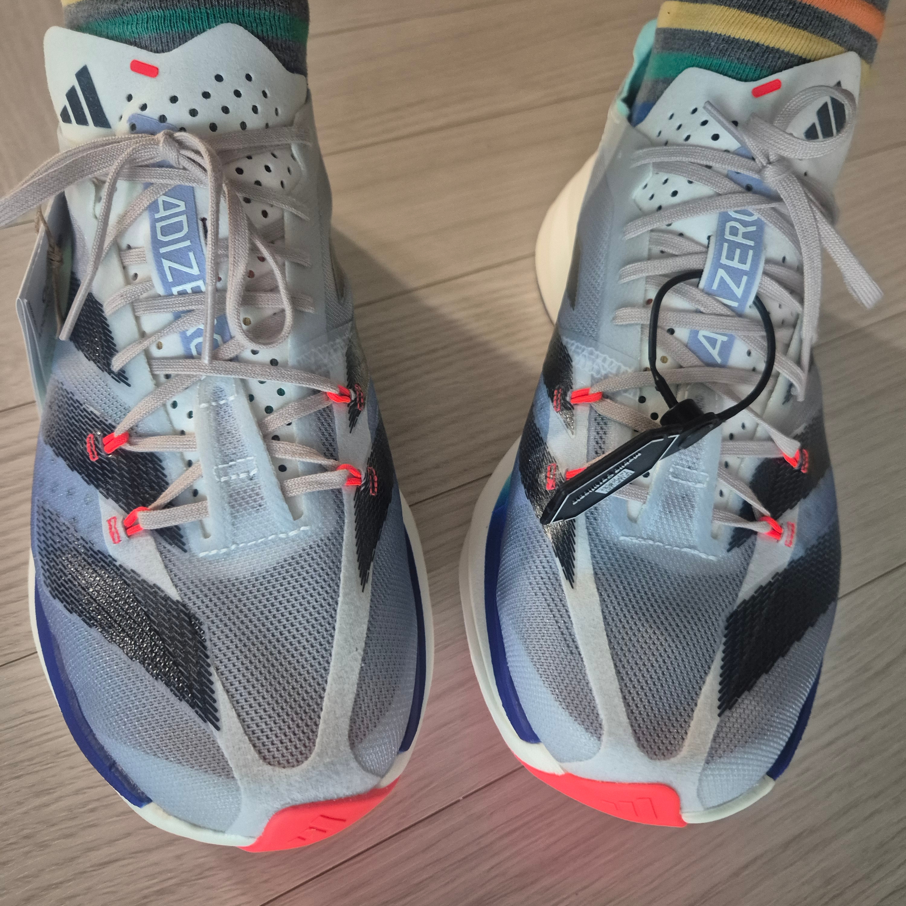 Adidas Adizero Adios Pro 3 Off White Aurora Ink 착용 스타일 - 3