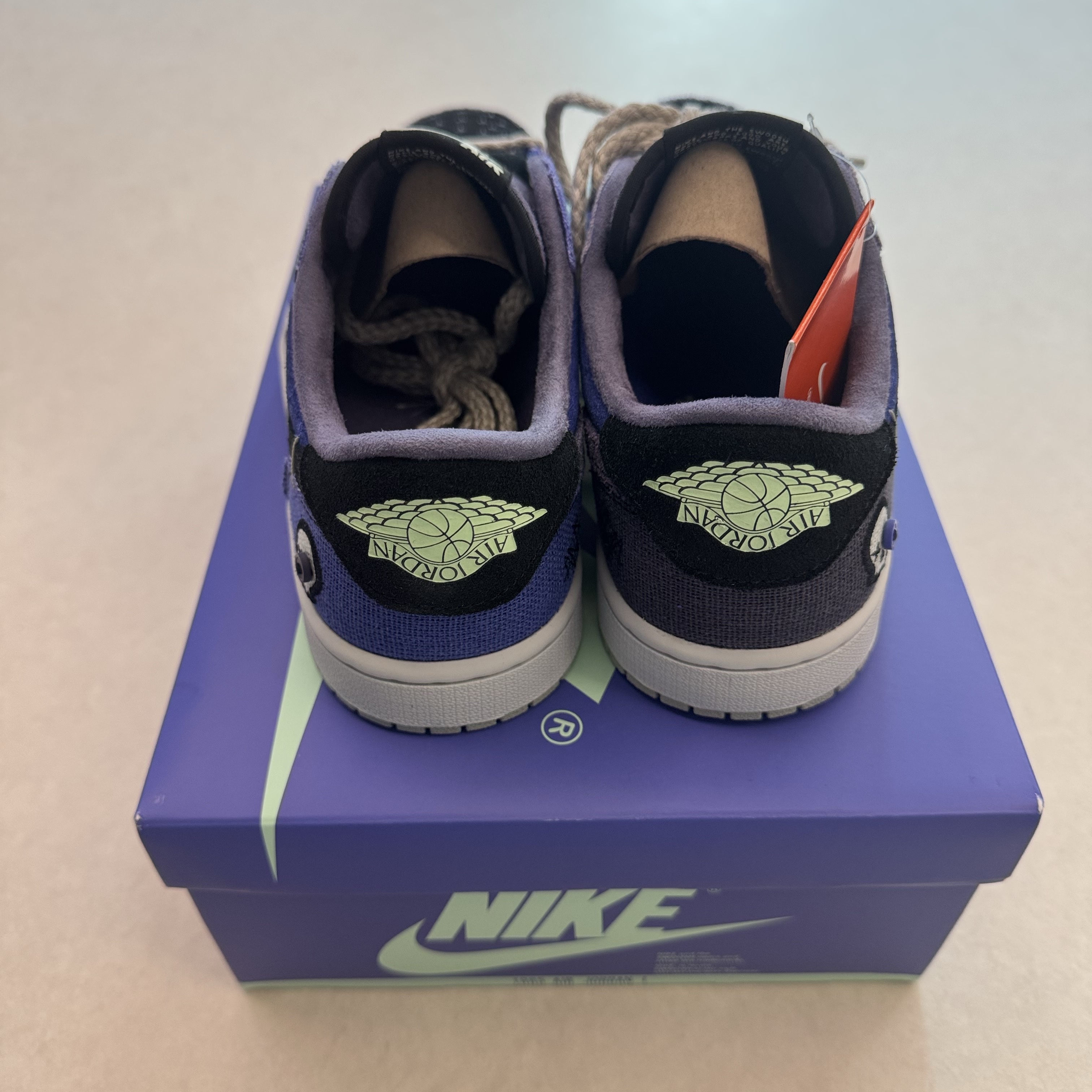 Jordan 1 x Zion Williamson Retro Low OG Regency Purple and Dark Raisin 착용 스타일 - 3