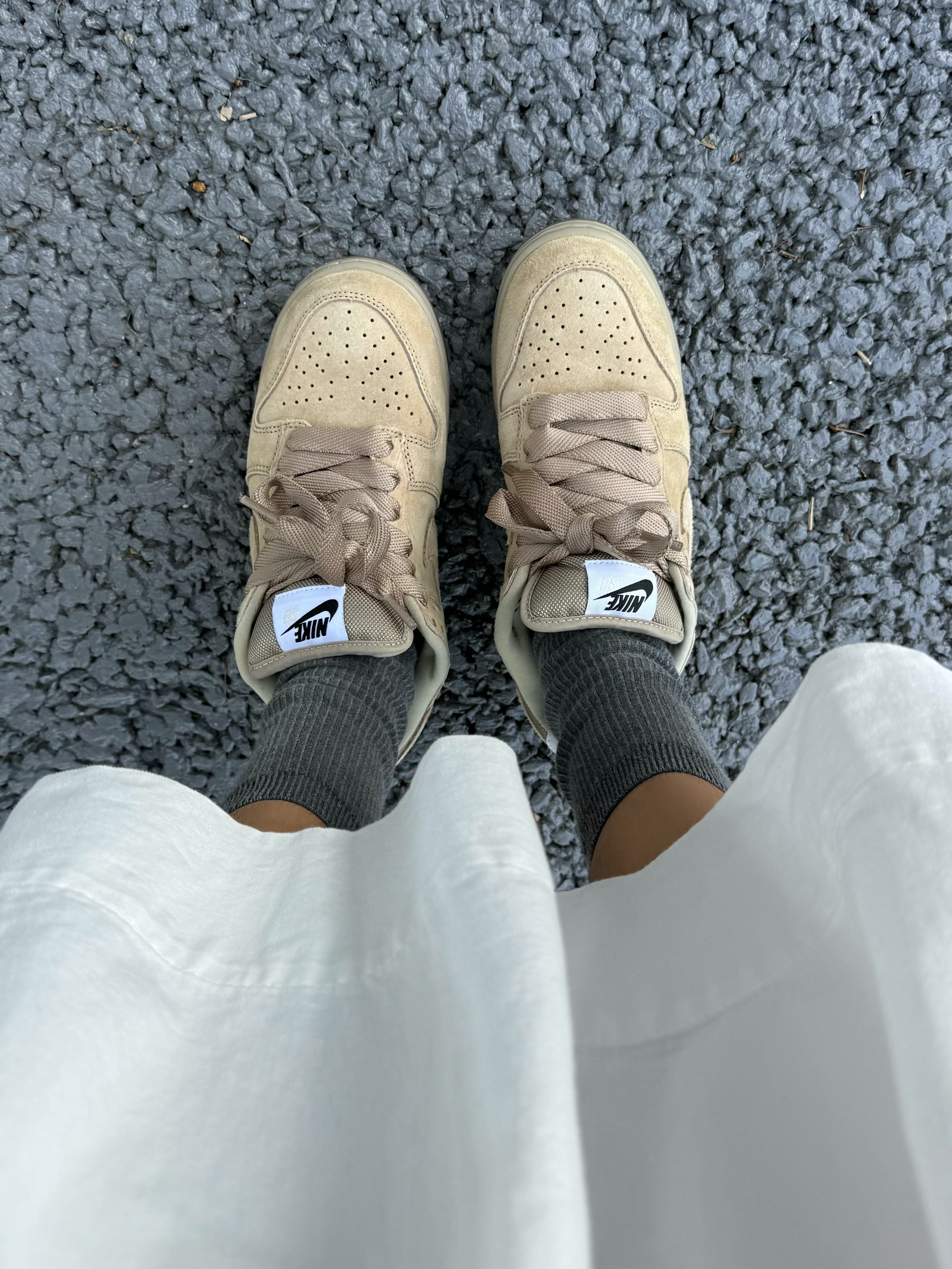 Nike SB Dunk Low Pro B Parachute Beige 착용 스타일