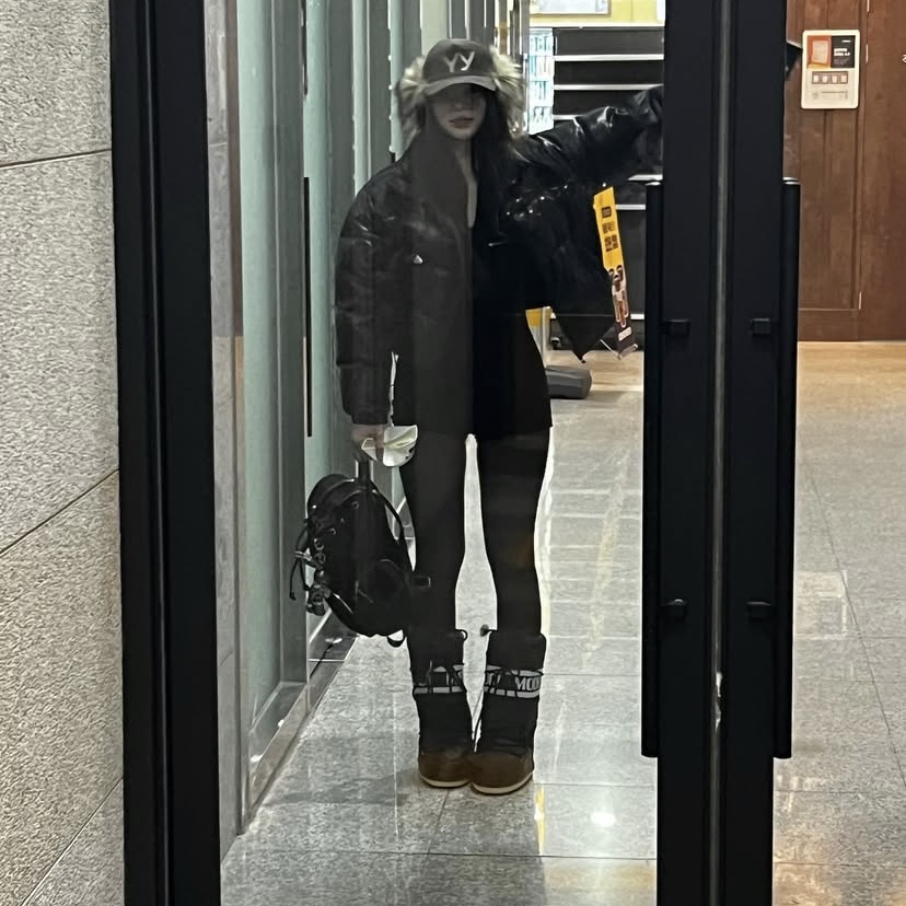 (W) Moon Boot Icon Nylon Boots Black, Open Yy Faux Fur Corduroy Earflap Cap Khaki 착용 스타일 - 1