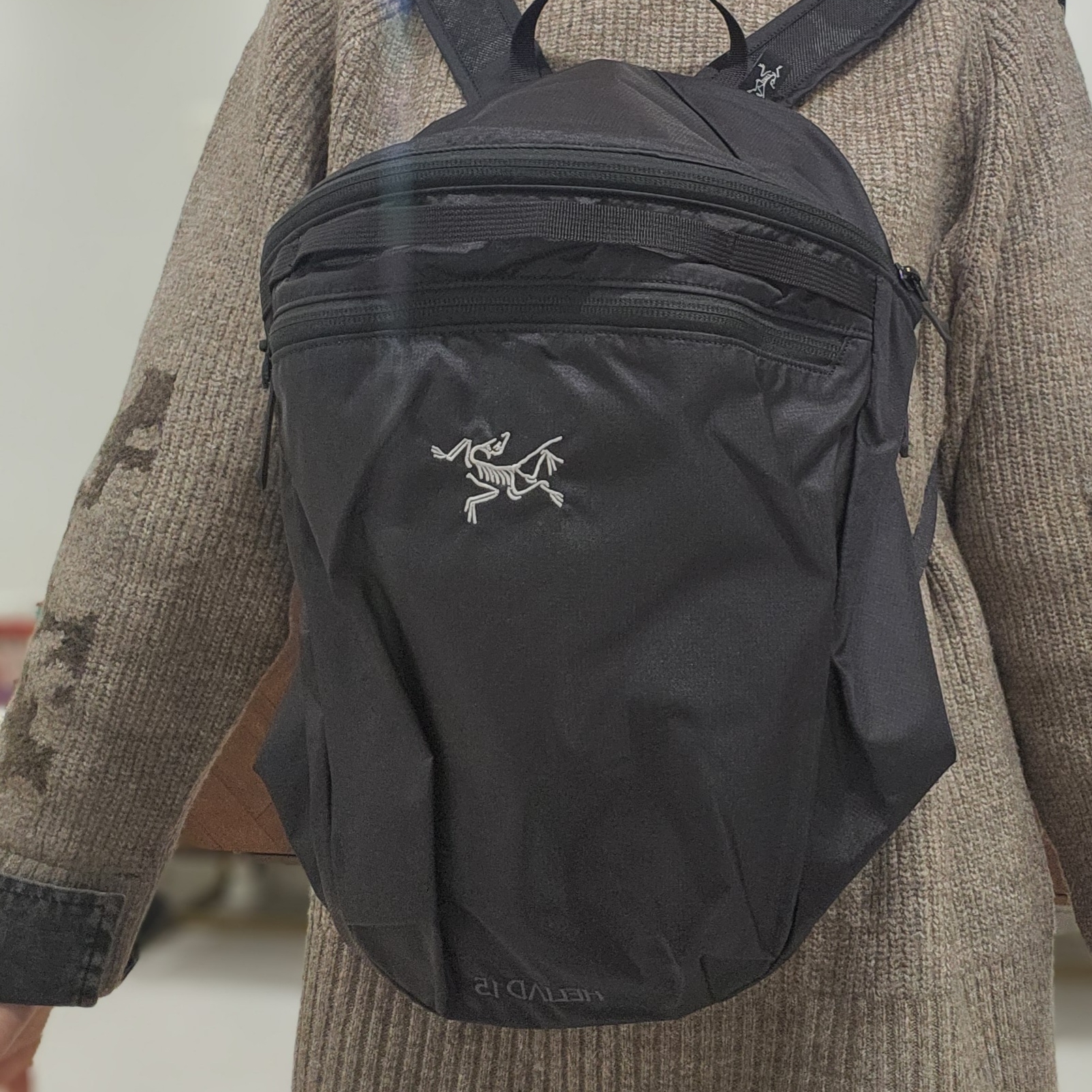 Arc'teryx Heliad 15 Backpack Black 착용 스타일