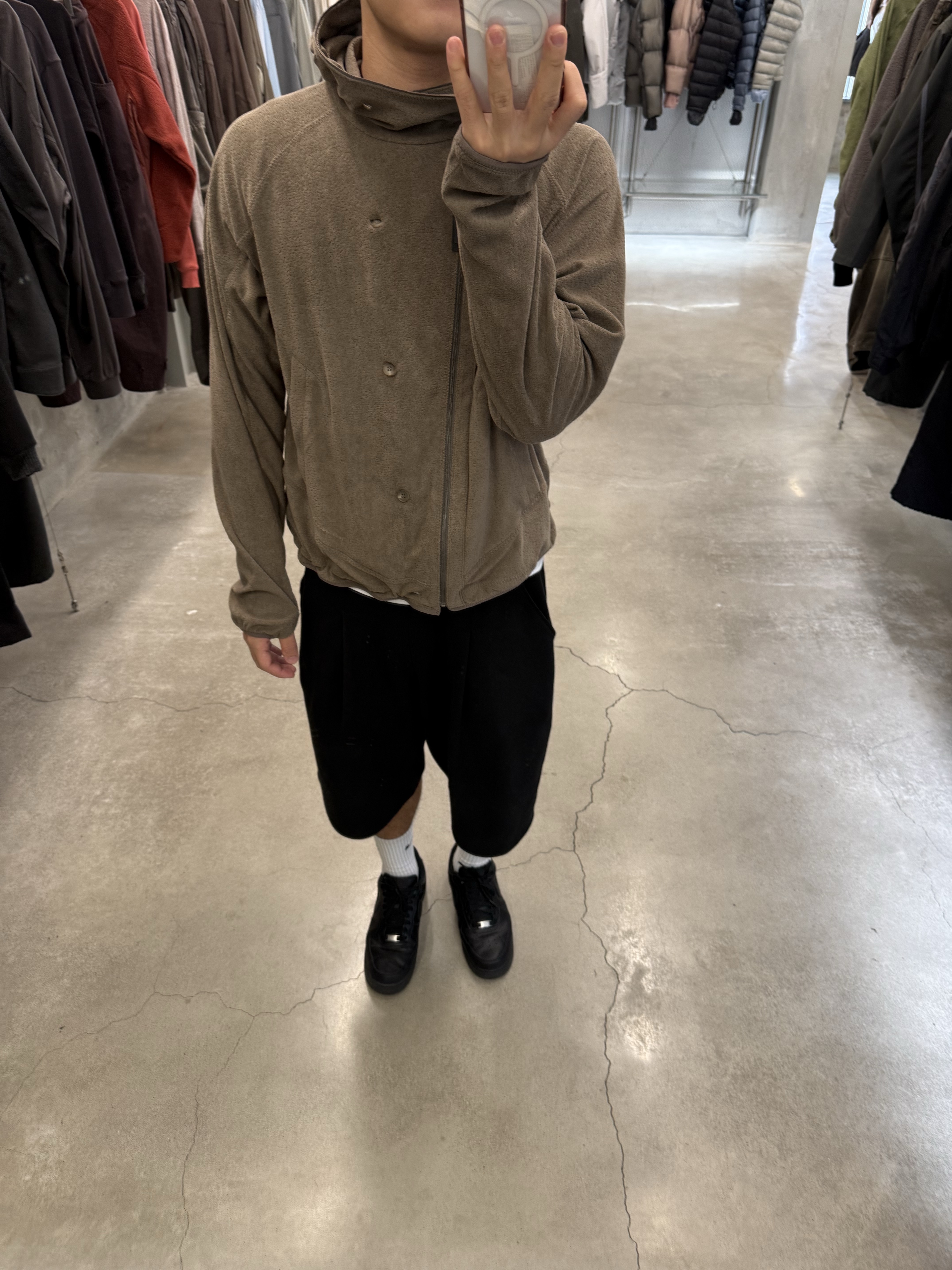 Sansan Gear Button Fleece Jacket Brown 착용 스타일