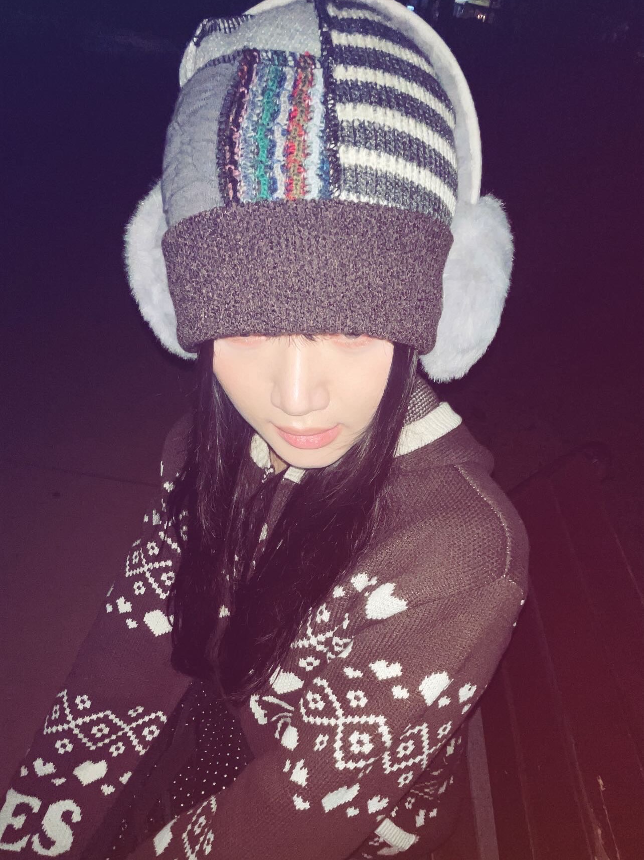 COYSEIO Patchwork Beanie Brown 착용 스타일