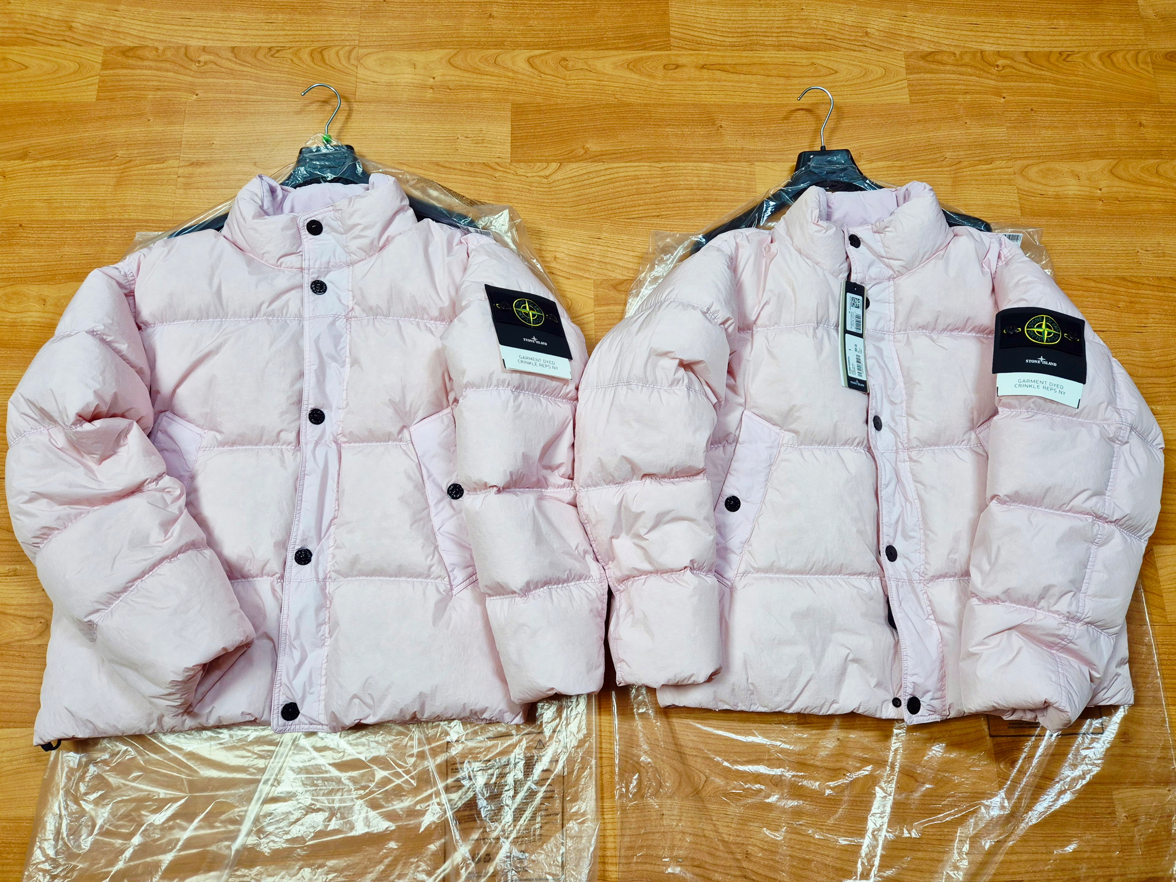 Stone Island 4100010 Crinkle Reps NY Recycled Nylon Down Jacket with Wind Resistance Pink - 25FW 착용 스타일 - 1