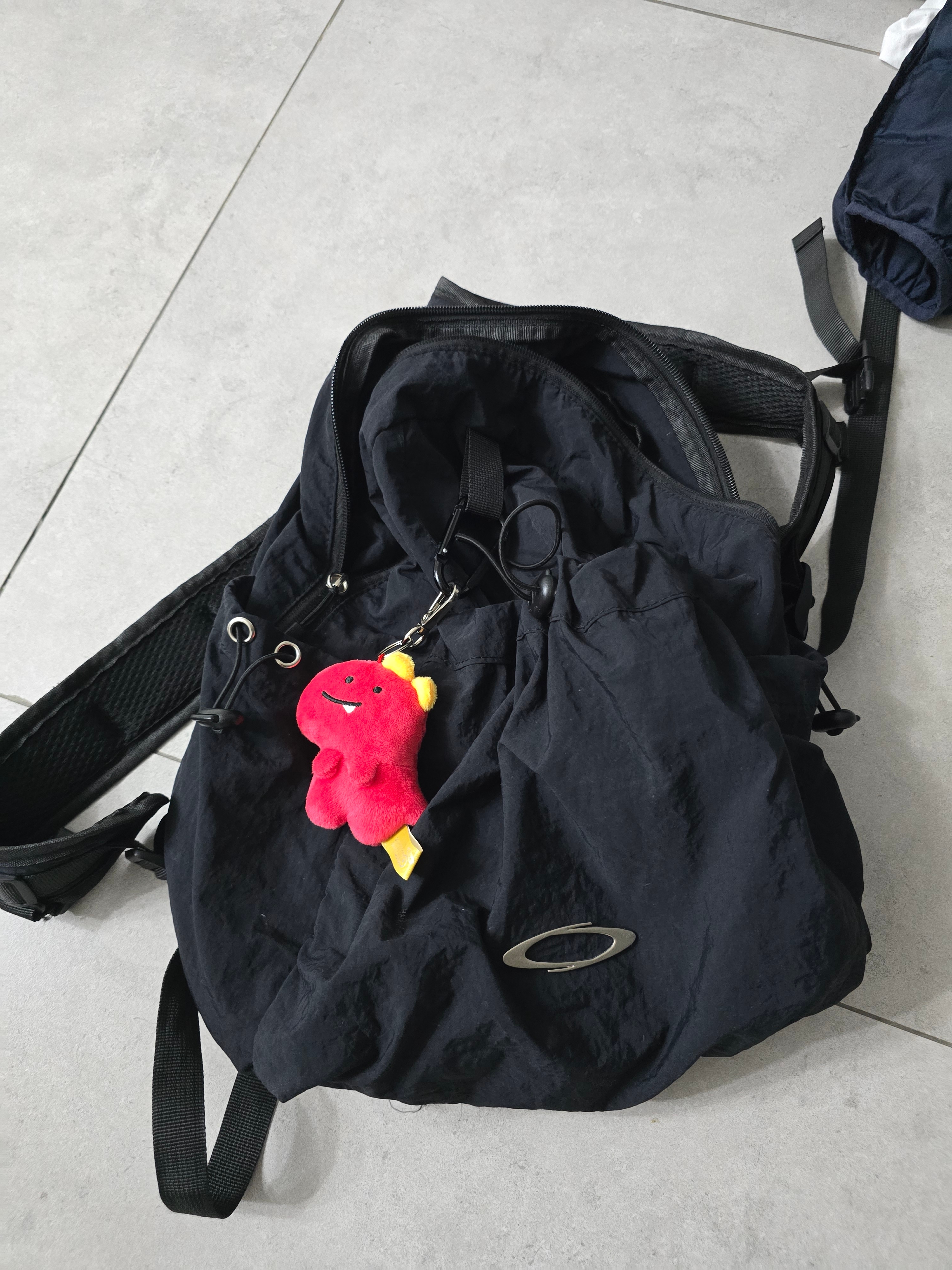 Many a Little GGOM JIRAK DINO key ring mascott Carno 착용 스타일 - 1