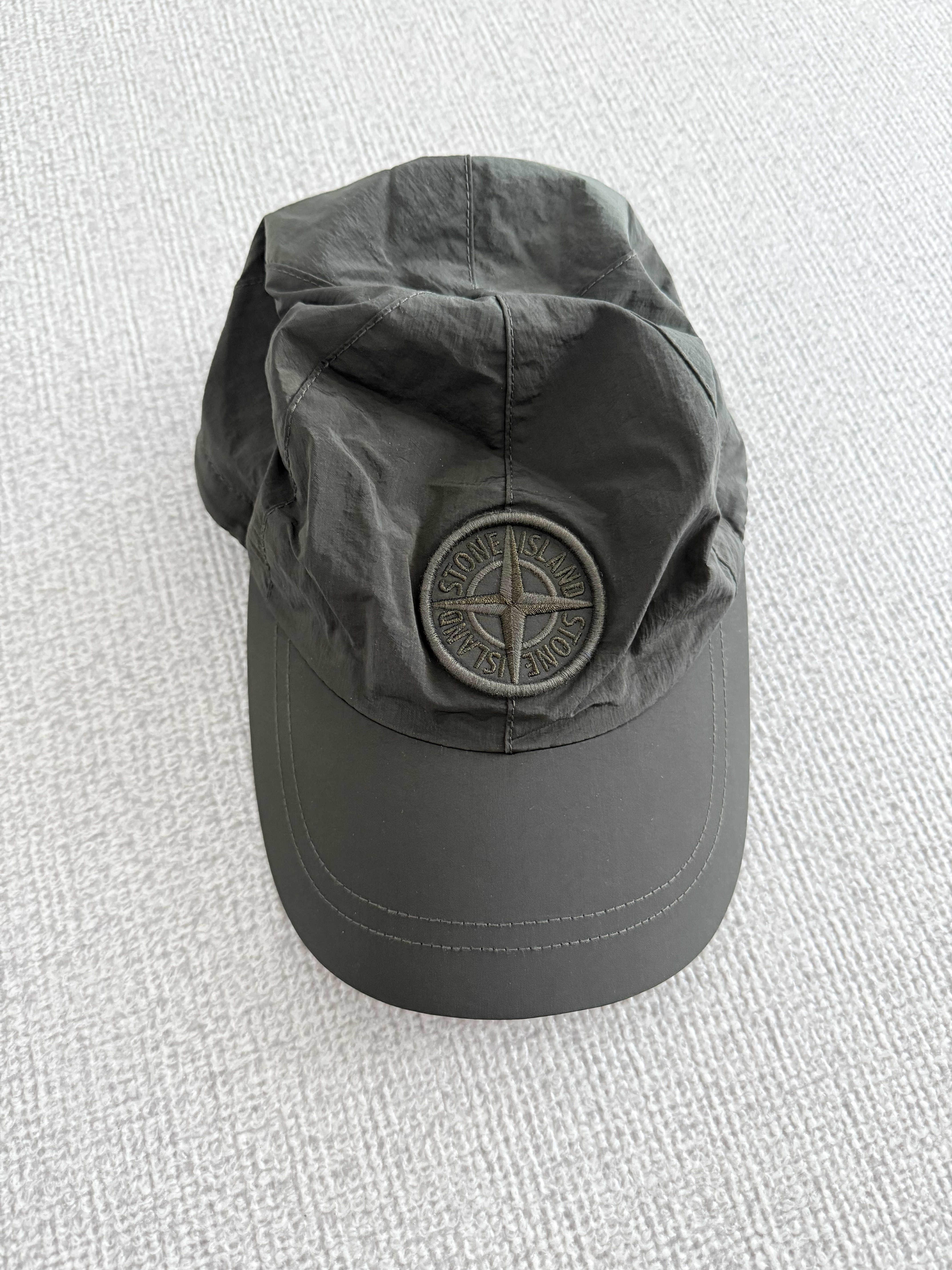Stone Island 99576 Nylon Metal 6-Panel Cap Olive Green - 23FW 착용 스타일