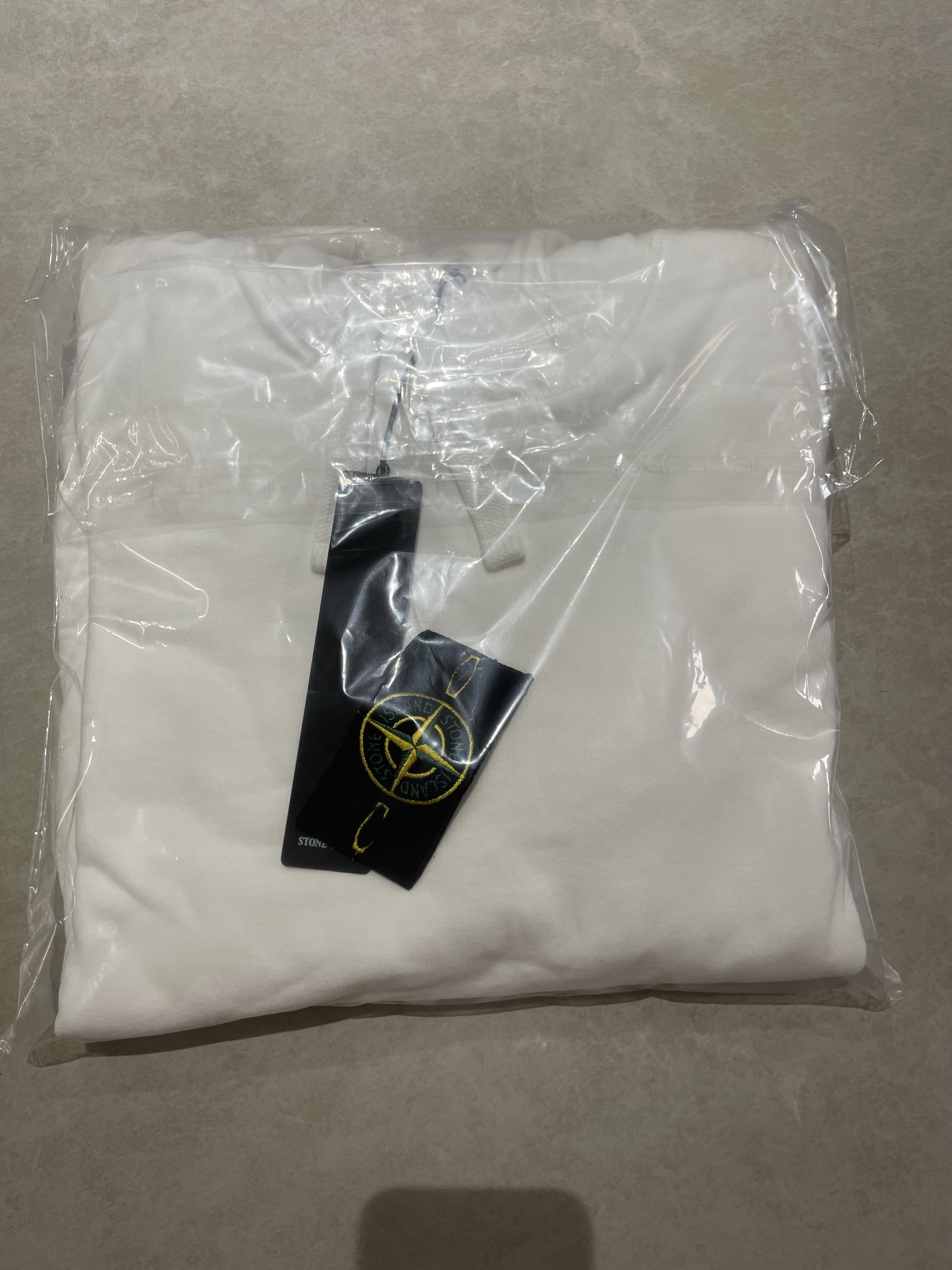 The North Face 1996 Retro Nuptse Vest Black, Stone Island 64120 Cotton Fleece Hooded Sweatshirt White - 22FW 착용 스타일 - 2
