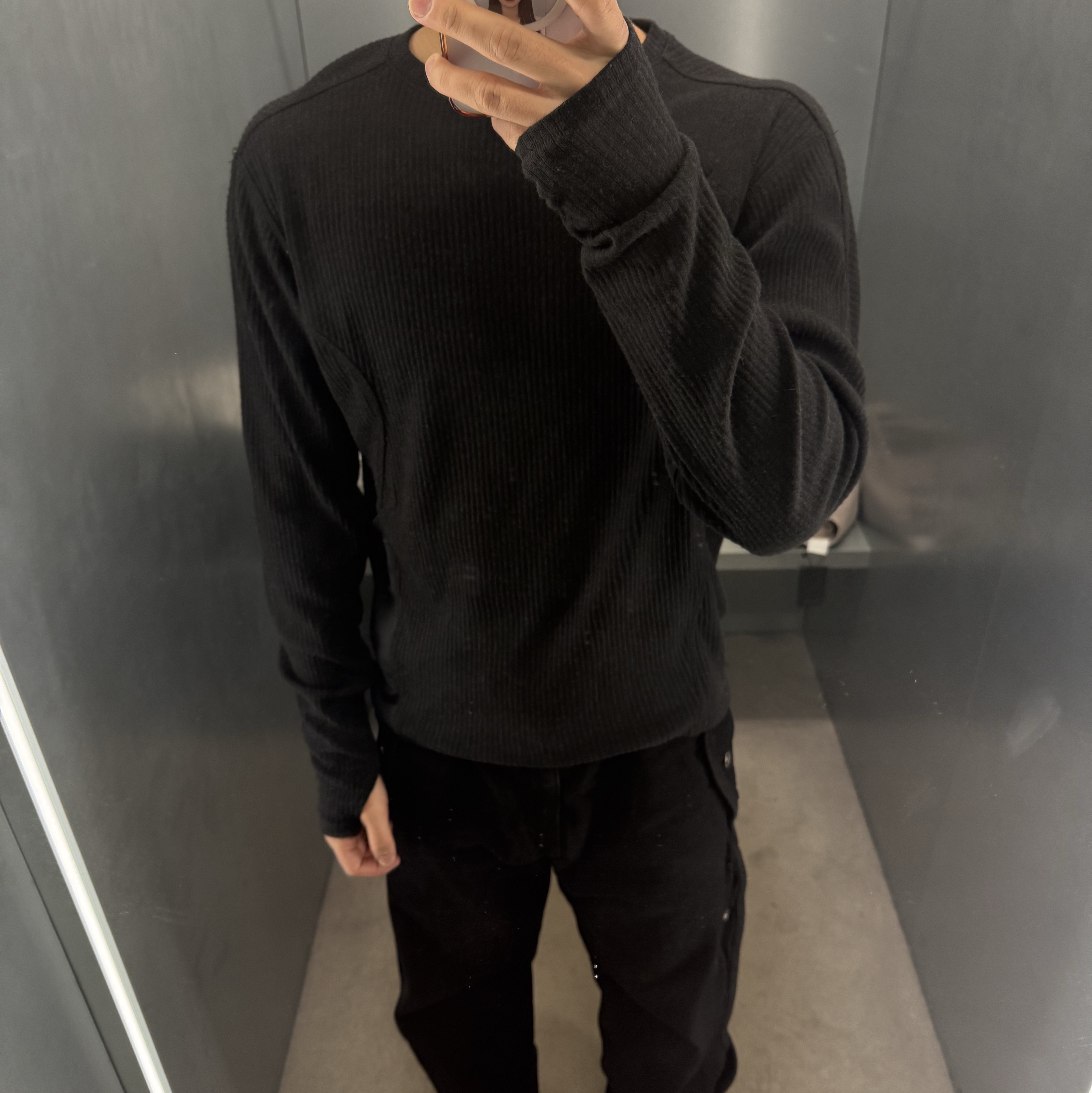 Sansan Gear Ribbed Long Sleeves Black 착용 스타일