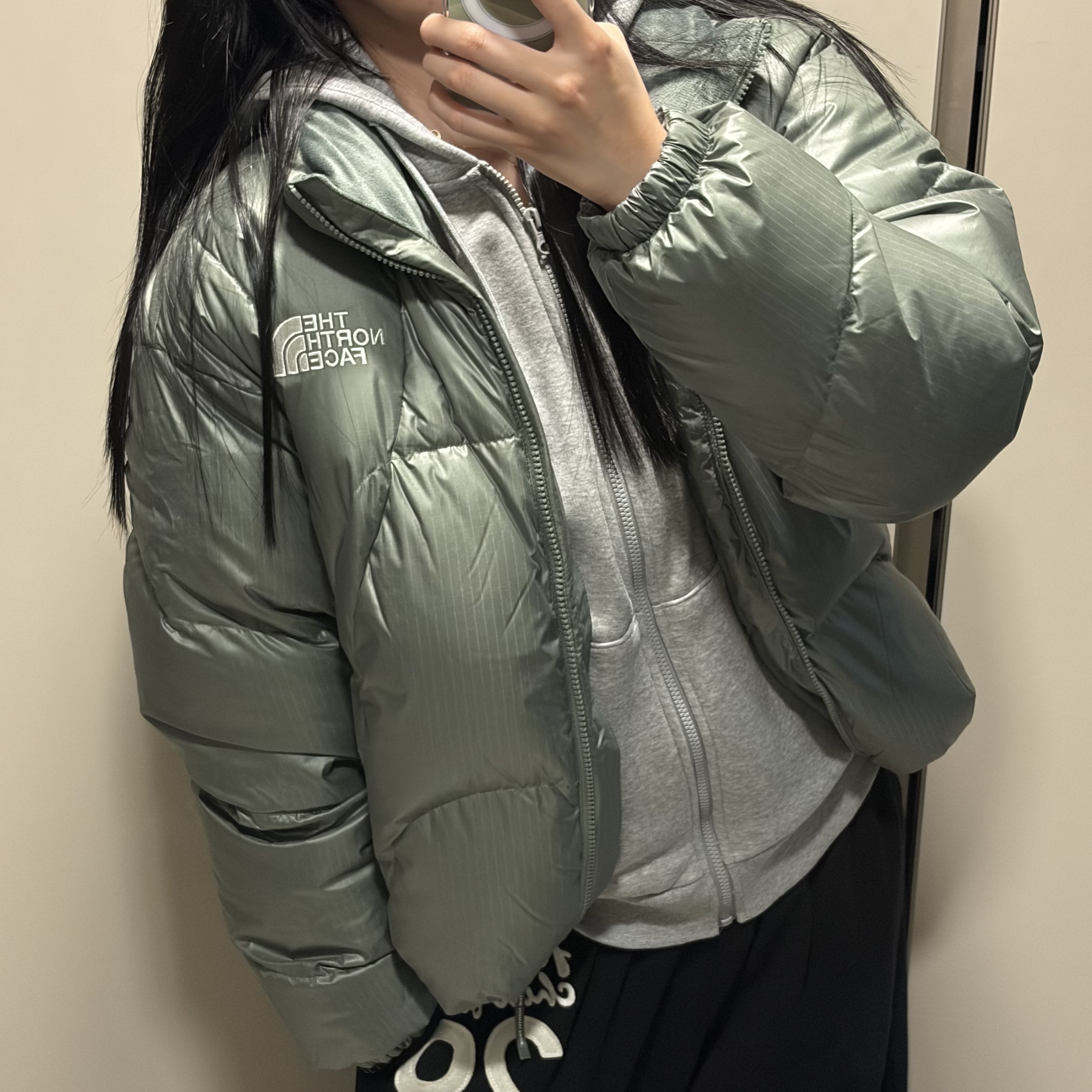 The North Face White Label Wave RDS Down Jacket Khaki, (W) Adidas Essentials 3S Full-Zip Fleece Hoodie Medium Grey Heather White - US Sizing 착용 스타일