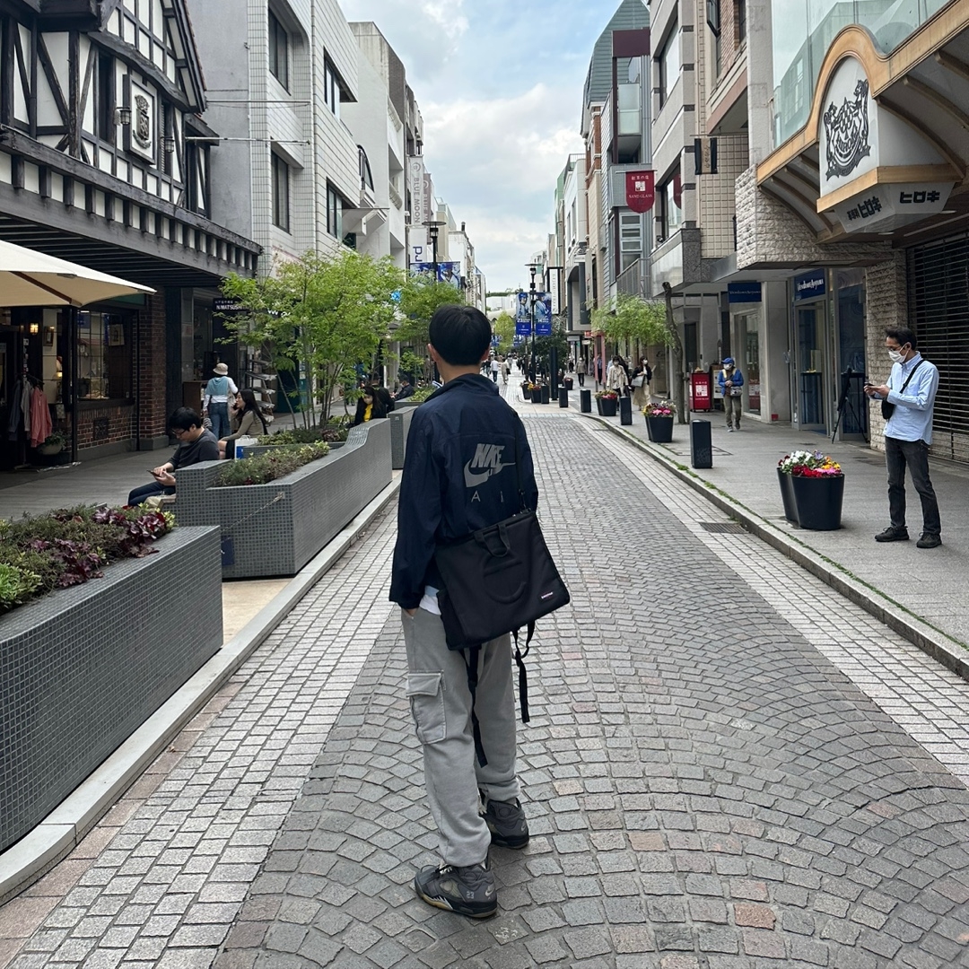 Telfar x Eastpak Medium Shopper Black, Jordan 5 x Off-White Retro SP Black Muslin 착용 스타일