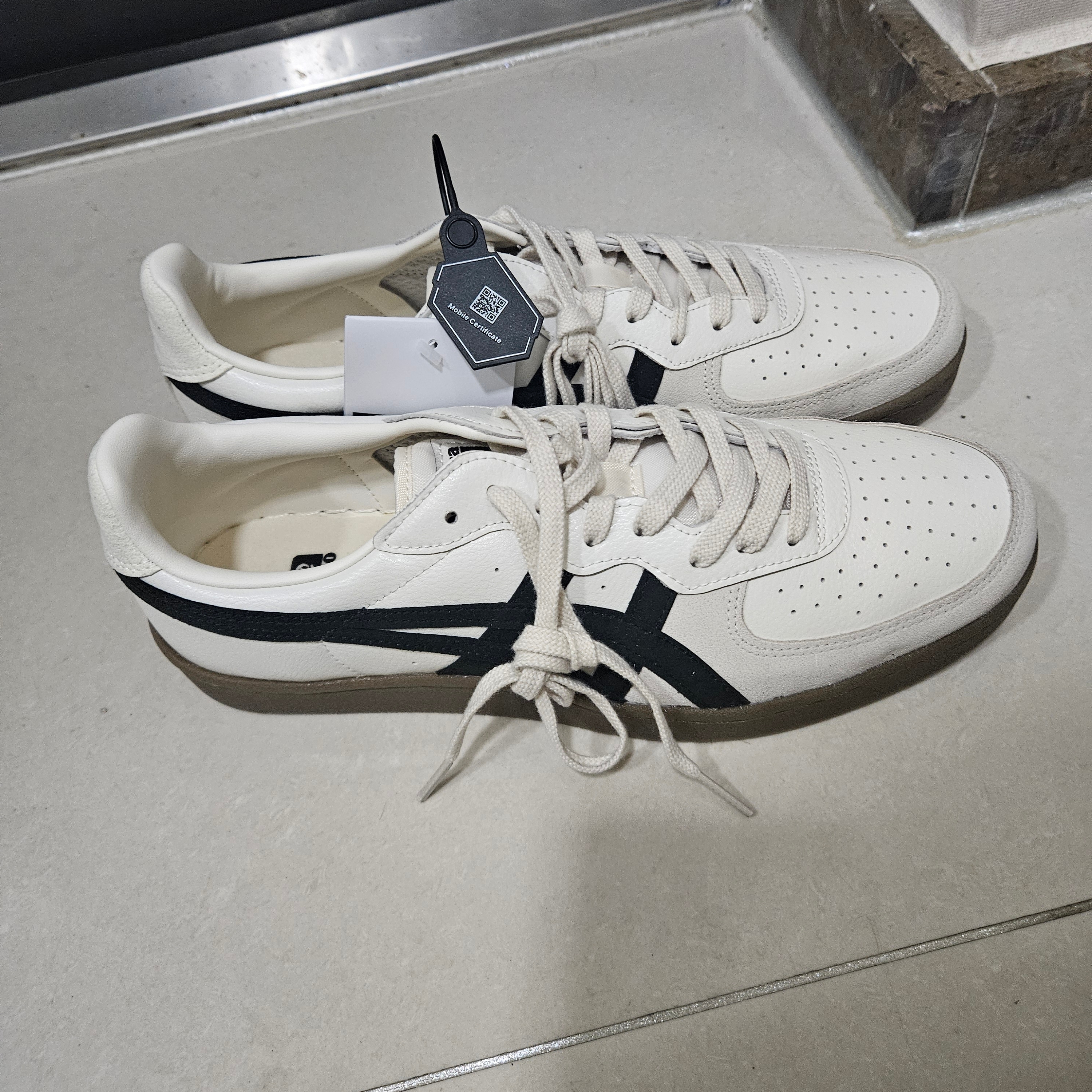 Onitsuka Tiger GSM Cream Black 착용 스타일