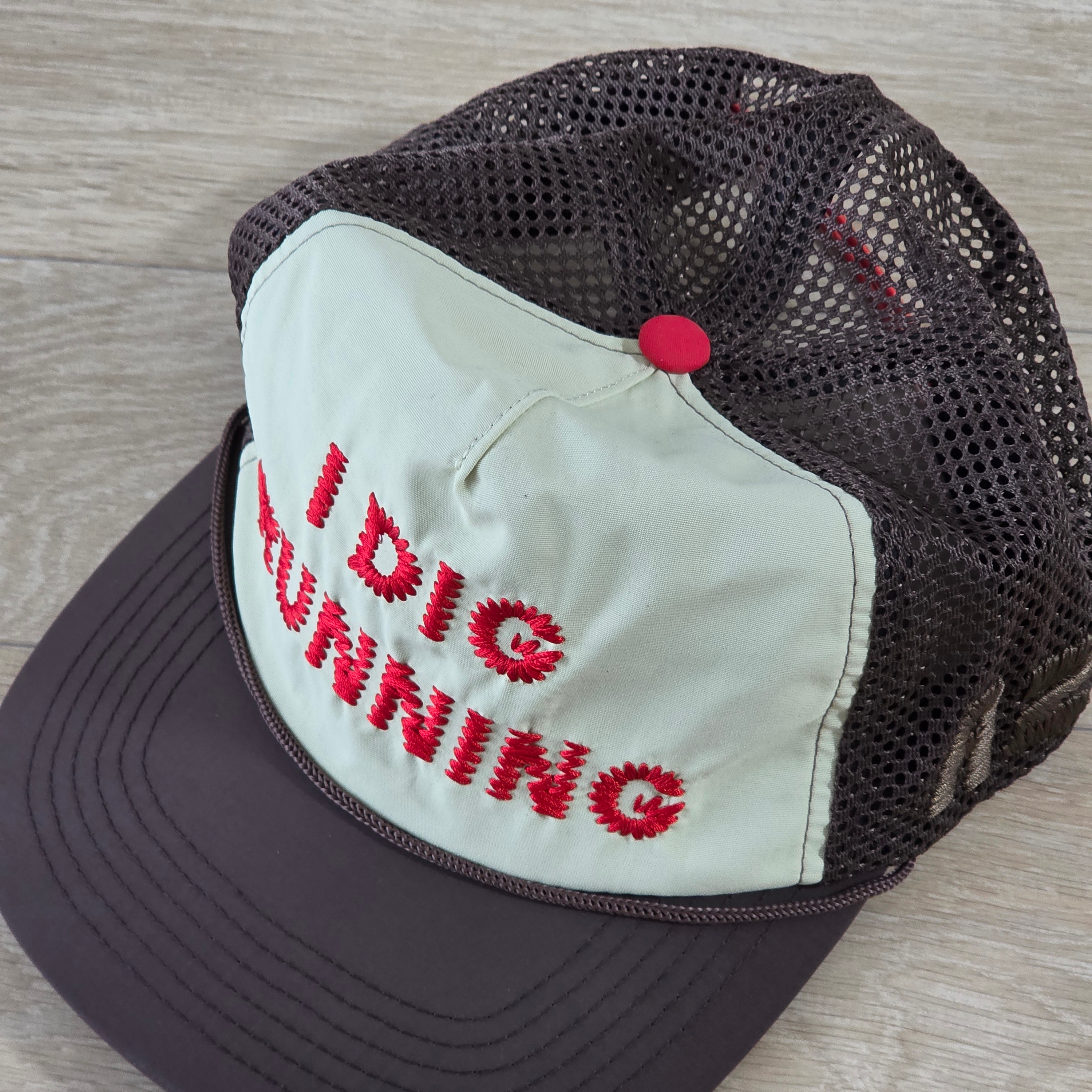 Alex Zono I Dig Running Trucker Hat OG Brown 착용 스타일