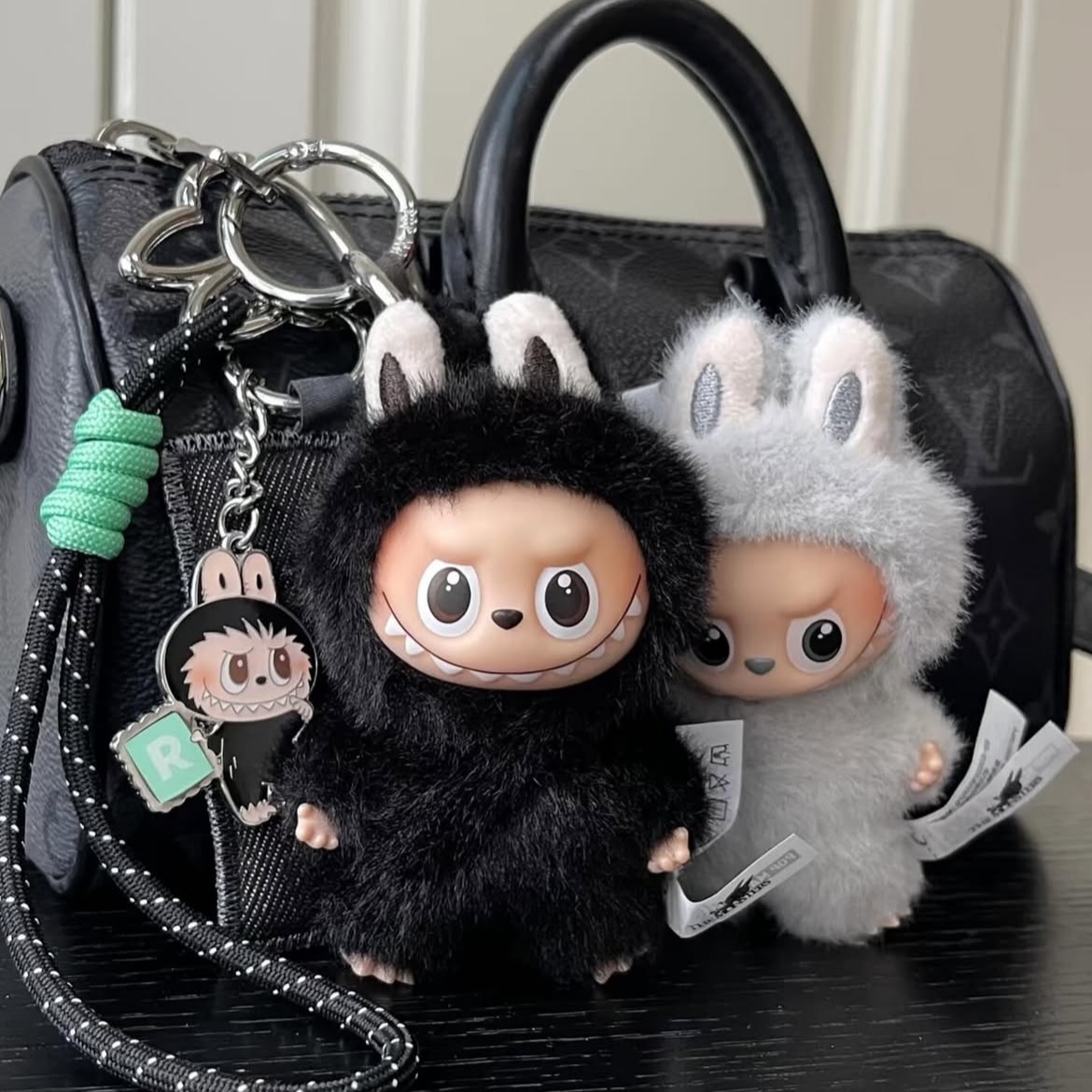 Pop Mart Labubu The Monsters Pin For Love Series Vinyl Plush Pendant (N-Z) R (Opened Case), Pop Mart Labubu The Monsters Pin For Love Series Vinyl Plush Pendant (A-M) C (Opened Case) 착용 스타일