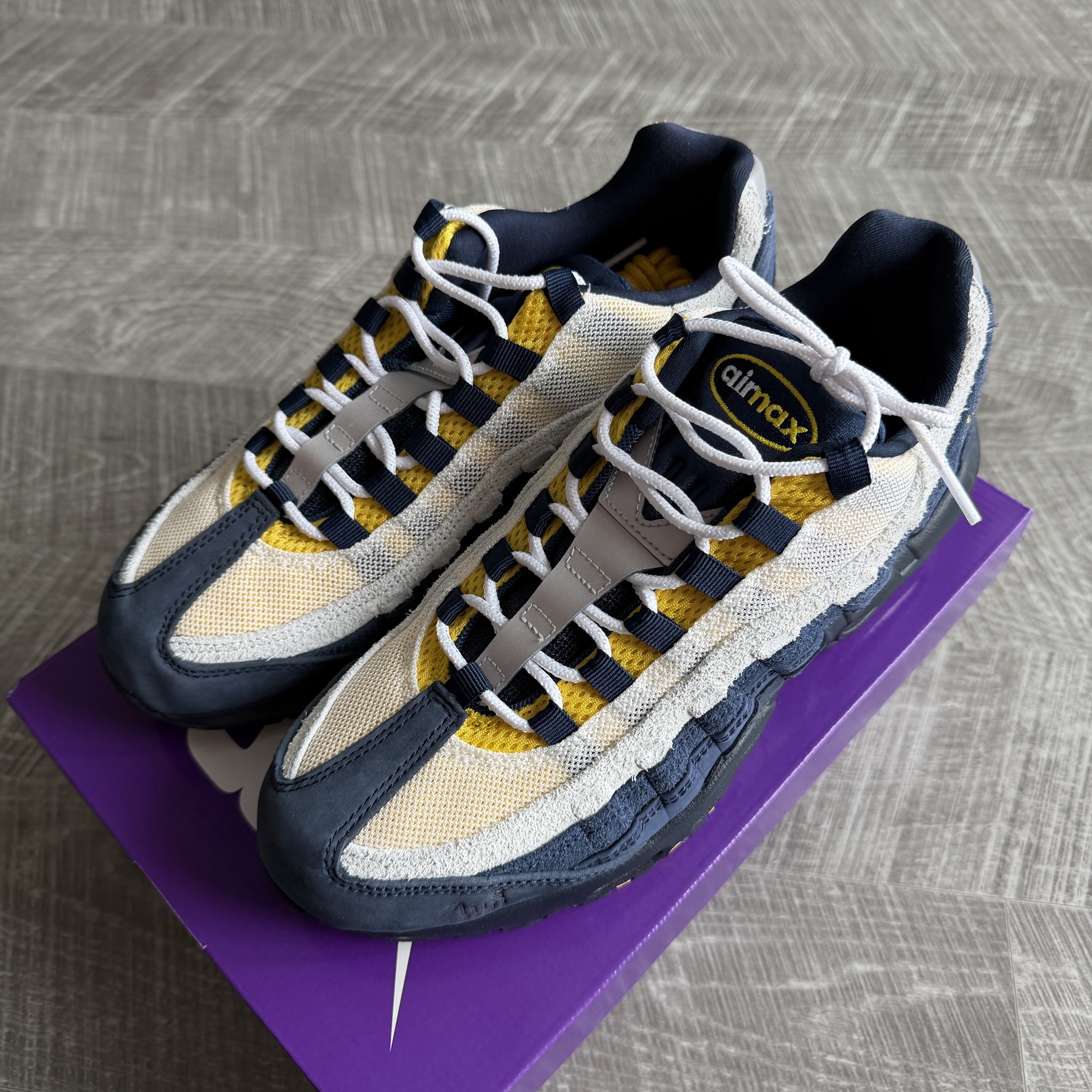 Nike x Eric Koston SB Air Max 95 Obsidian and Speed Yellow 착용 스타일