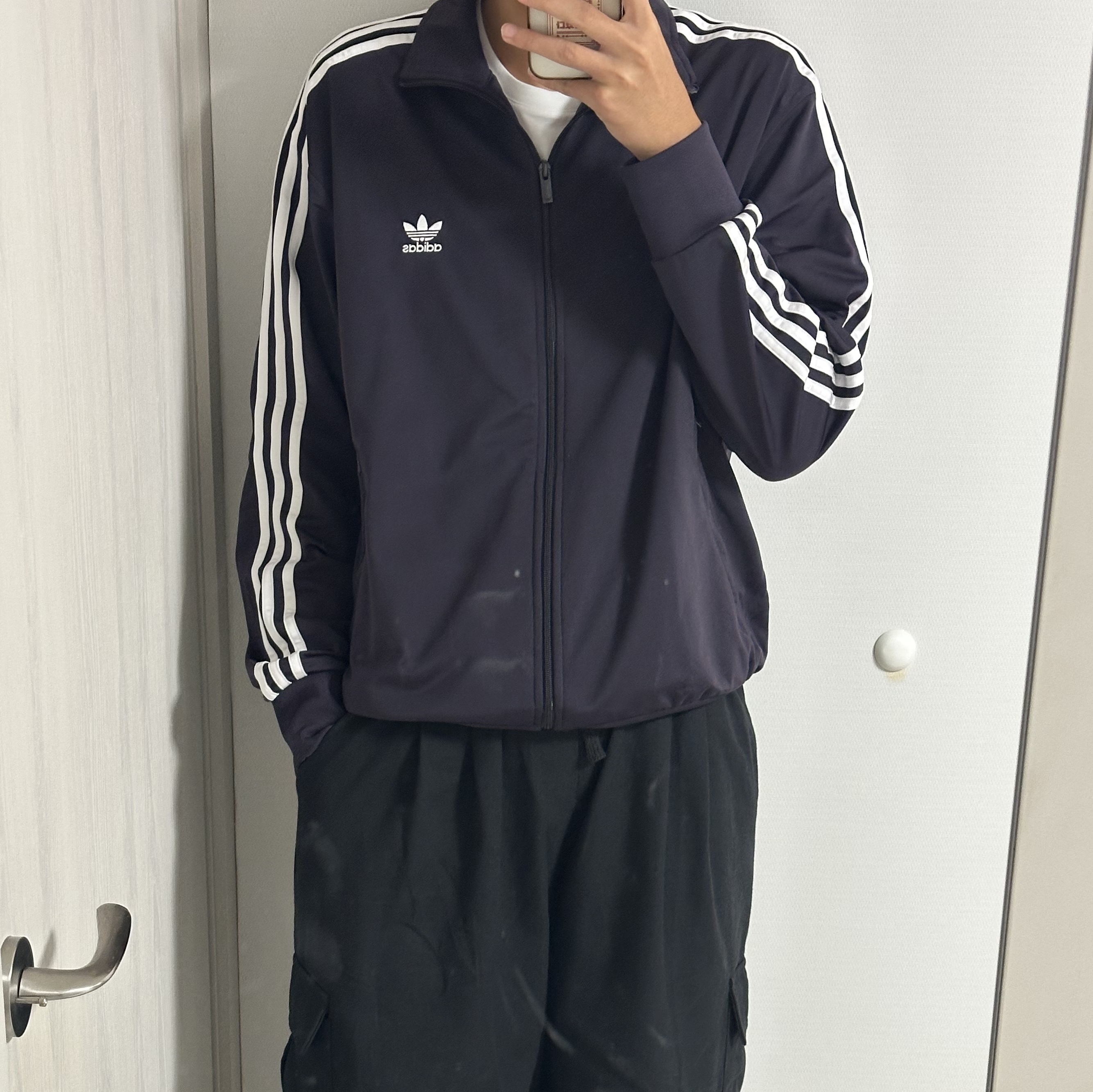 Adidas Adicolor Classic Firebird Track Top Aurora Black - KR Sizing 착용 스타일 - 1