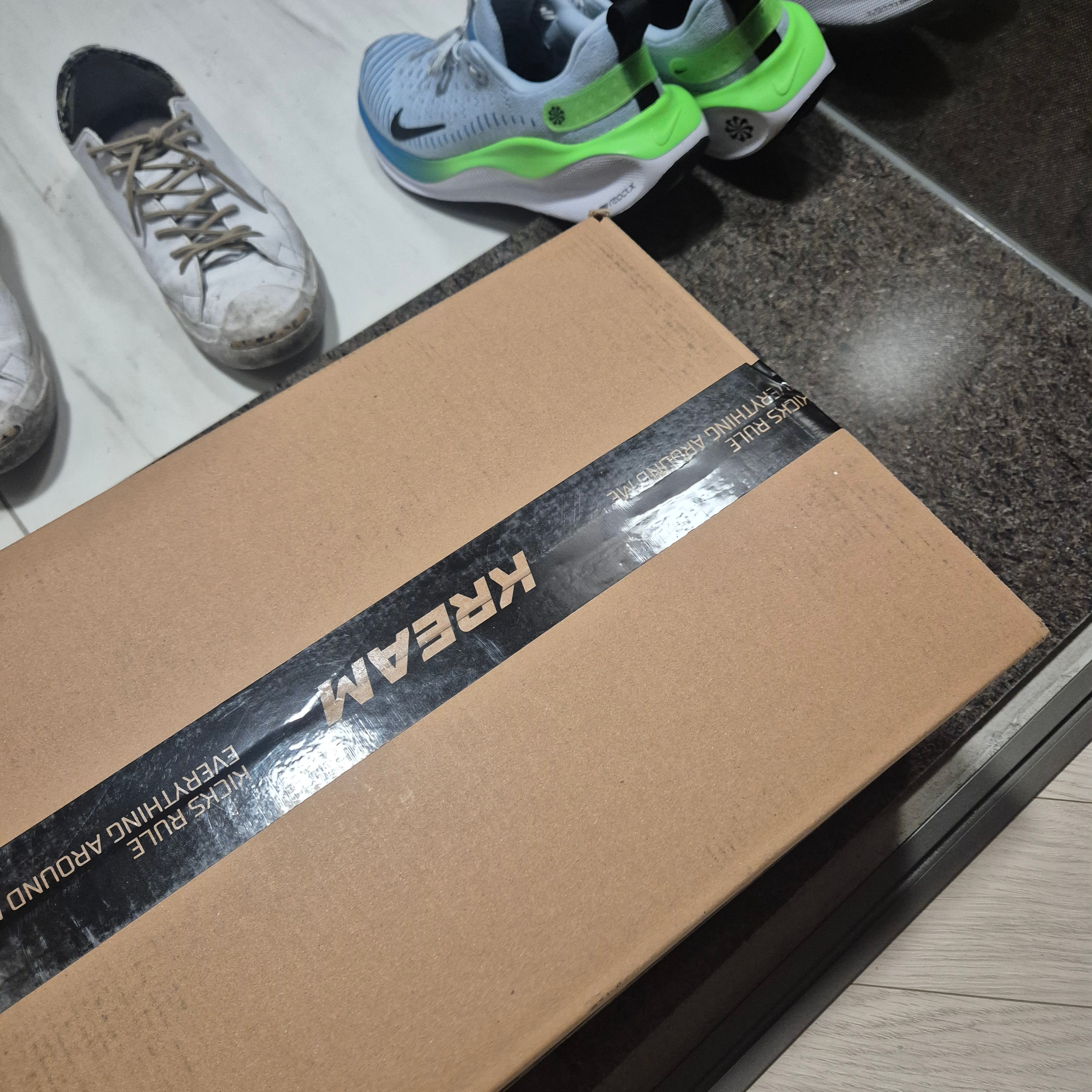 Adidas Adizero Adios Pro 3 Cloud White Core Black 착용 스타일 - 3