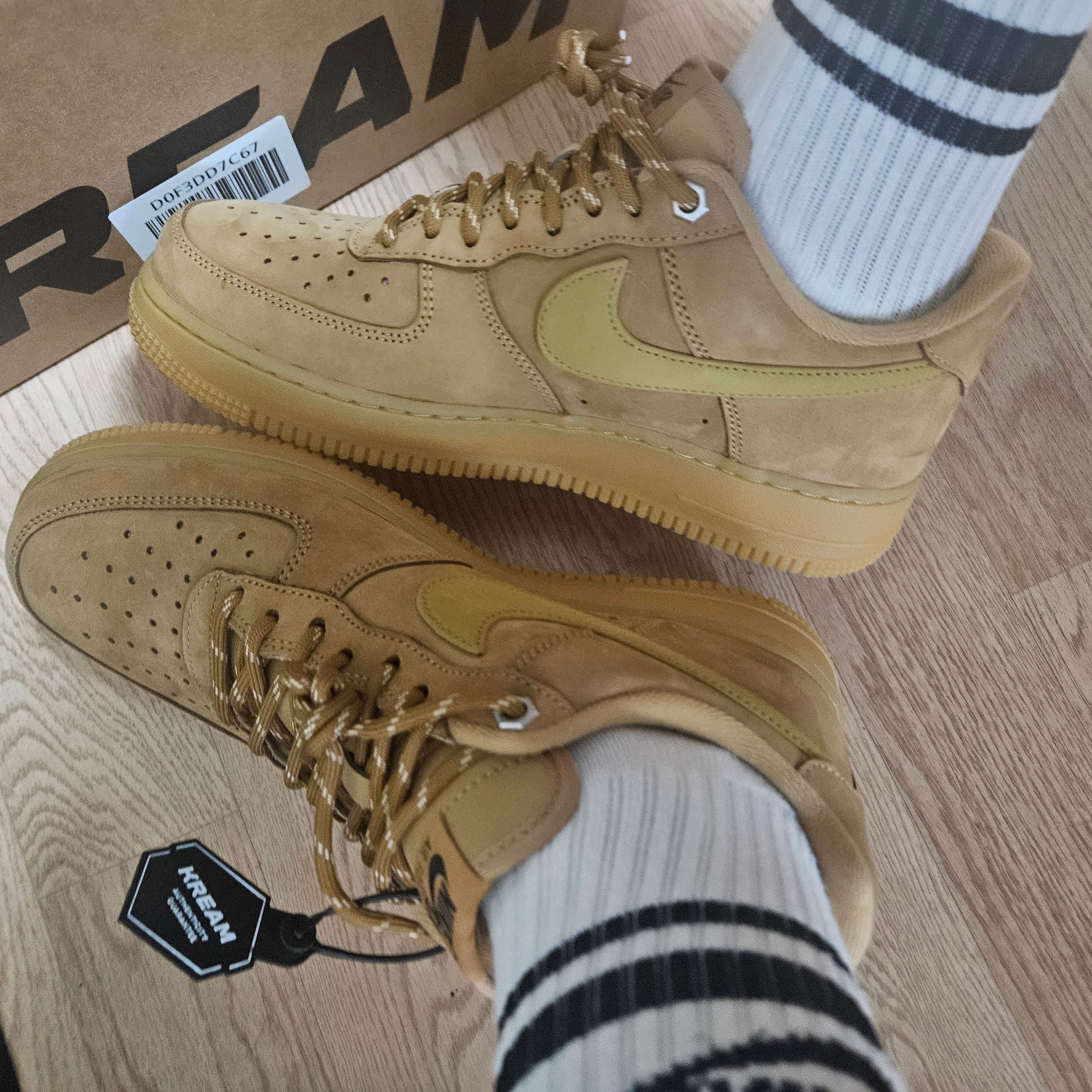 Nike Air Force 1 '07 WB Flax 착용 스타일