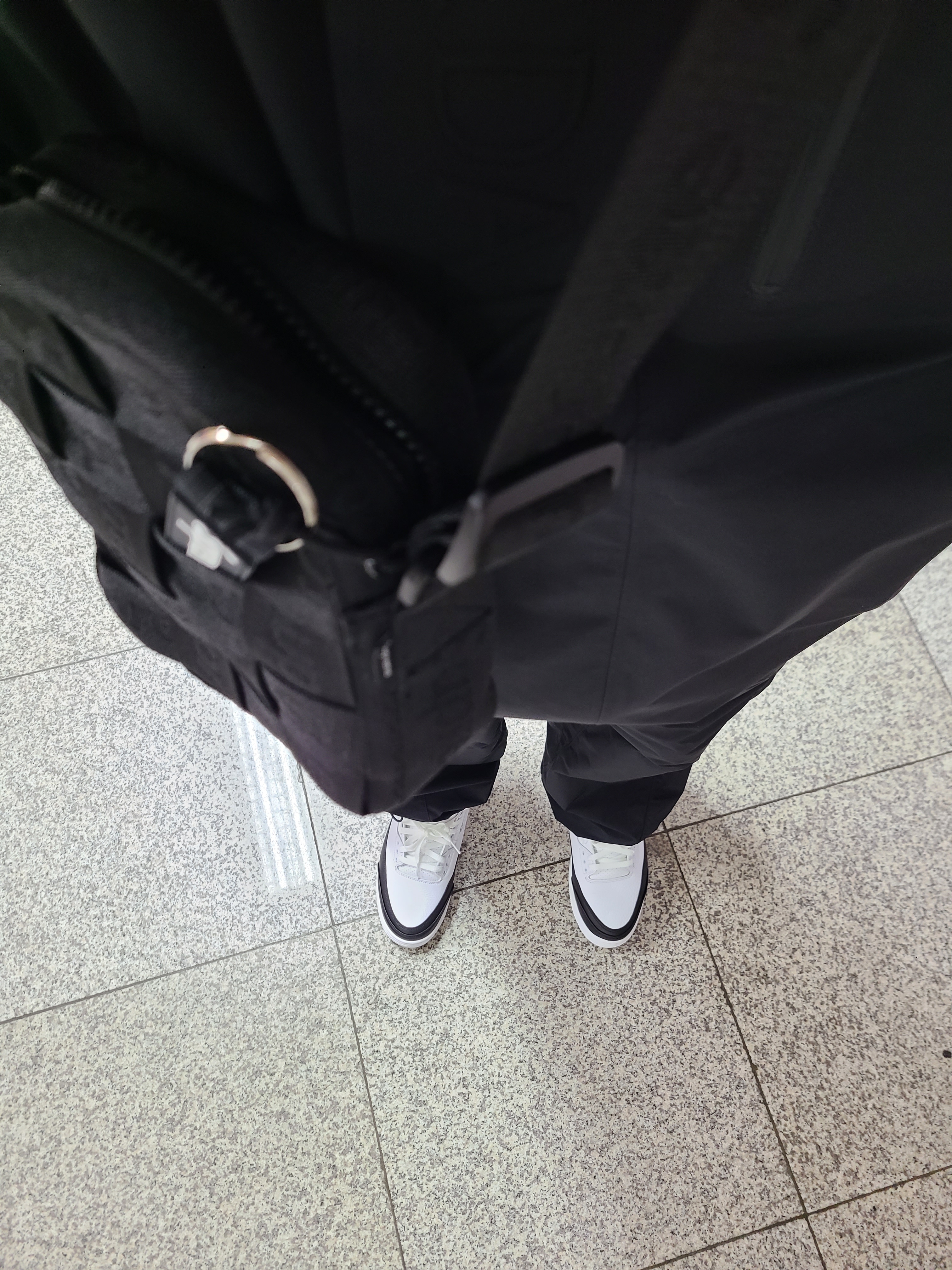 Jordan 3 x Fragment Retro SP White Black, Supreme Woven Shoulder Bag Black - 24SS 착용 스타일 - 1