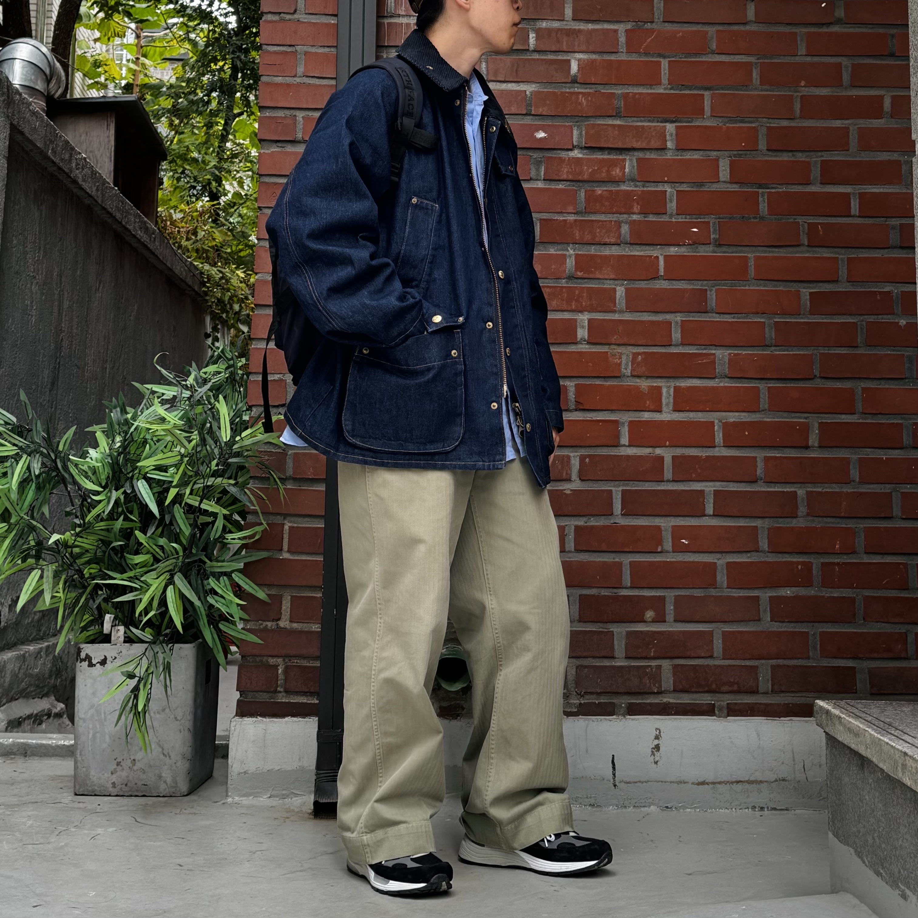 Levi's x Barbour Oversized Bedale Jacket Dark Rinsed Denim, New Balance 992 Made in USA Core Black Grey 착용 스타일 - 4