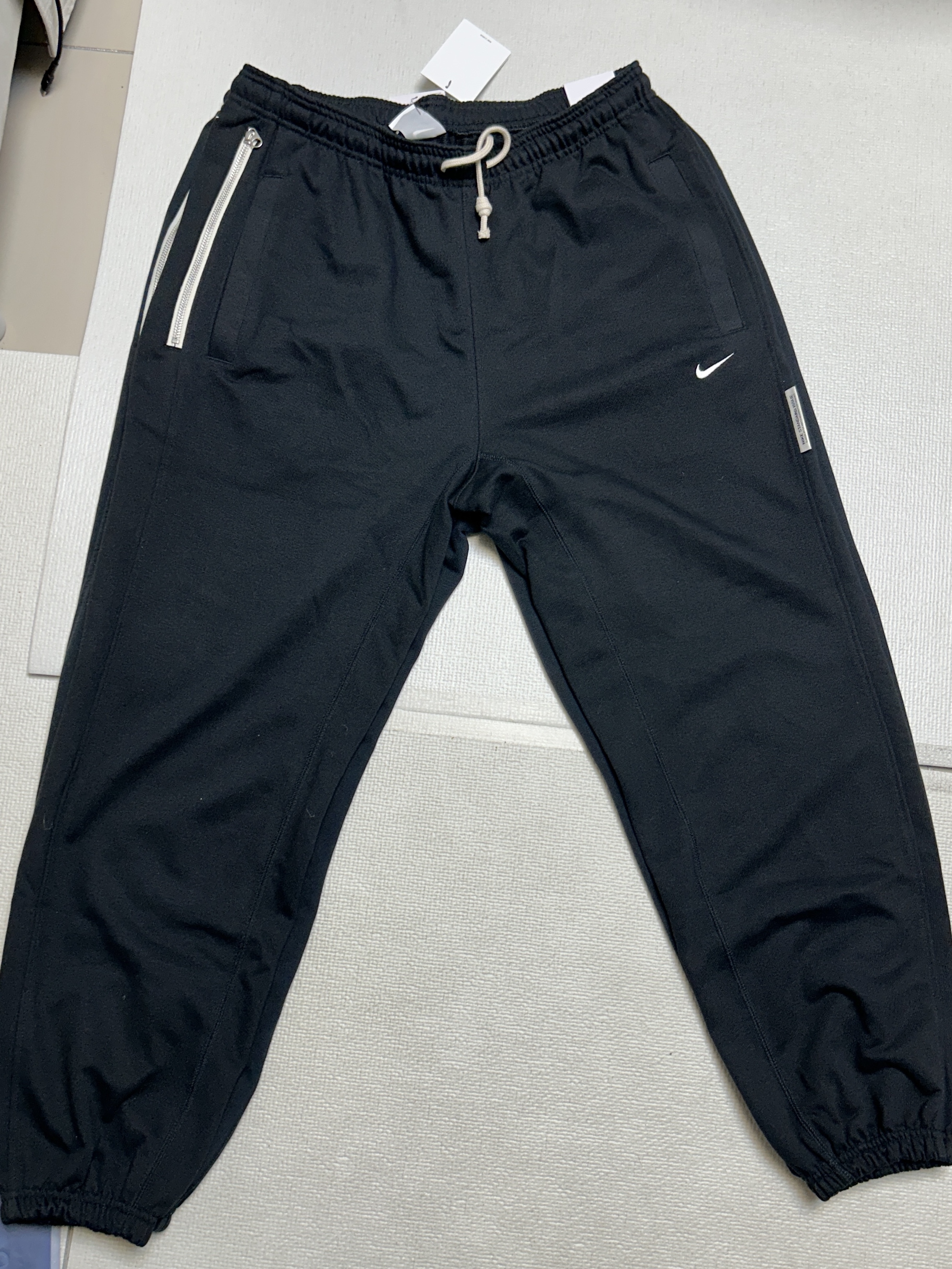 Nike Dri-Fit Standard Issue Basketball Pants Black - Asia 착용 스타일 - 1