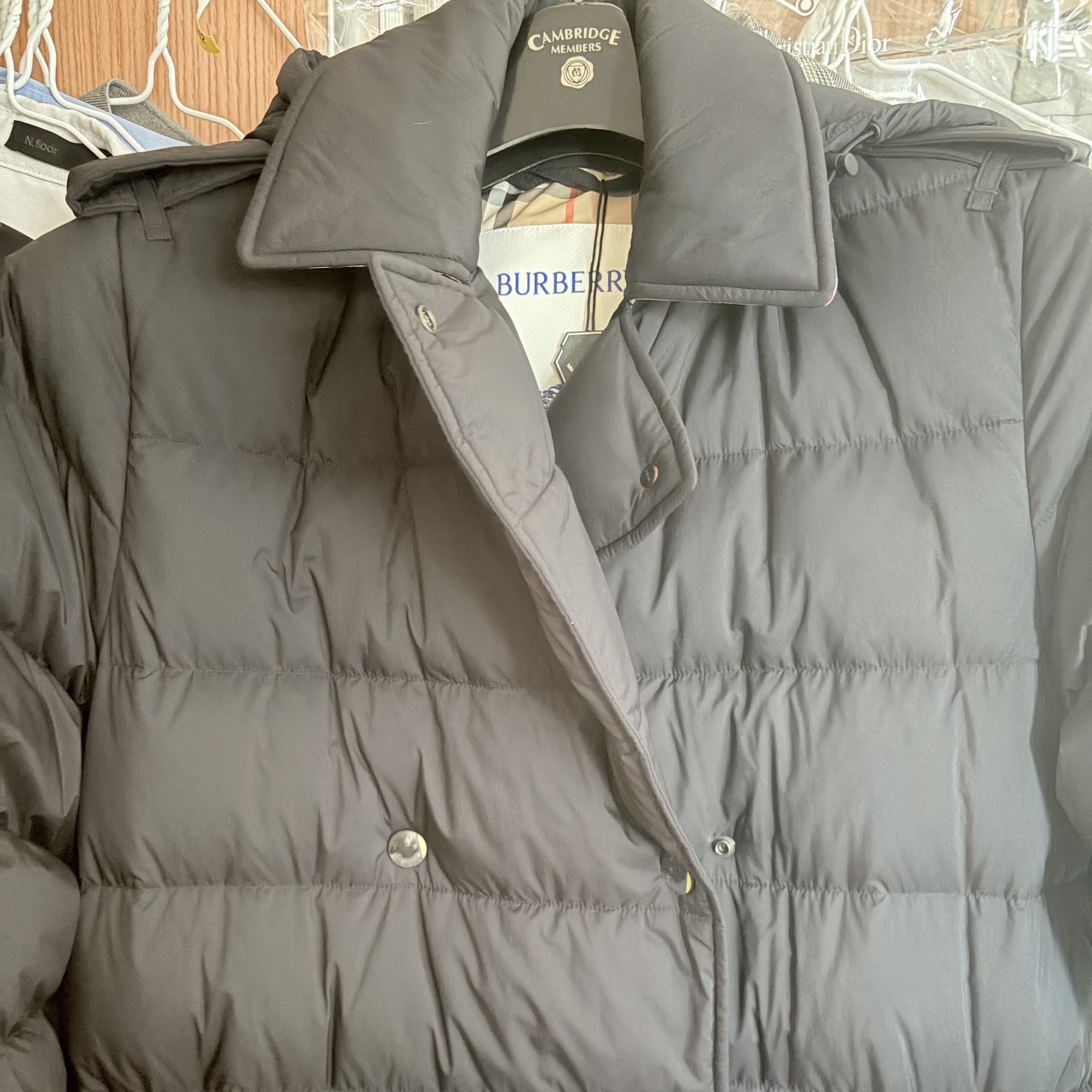 (W) Burberry Long Nylon Hooded Puffer Coat Black 착용 스타일 - 1