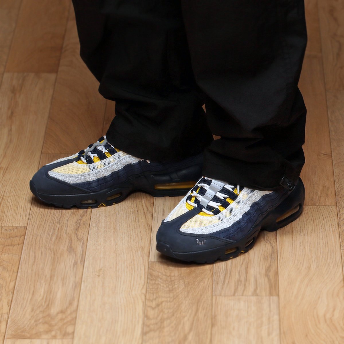Nike x Eric Koston SB Air Max 95 Obsidian and Speed Yellow 착용 스타일 - 2