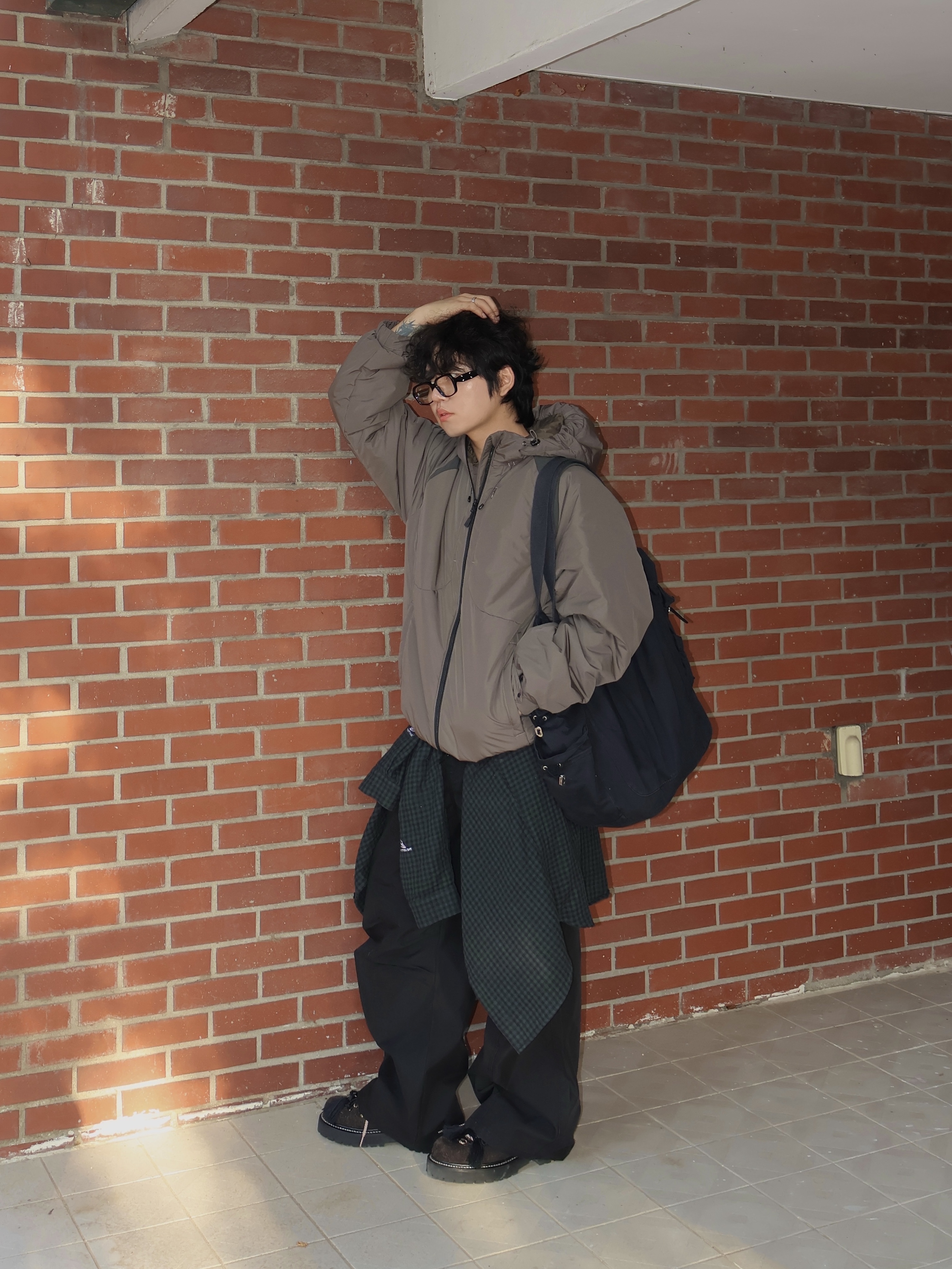 Gentle Monster x Maison Margiela MM114 Black Clear 착용 스타일 - 2