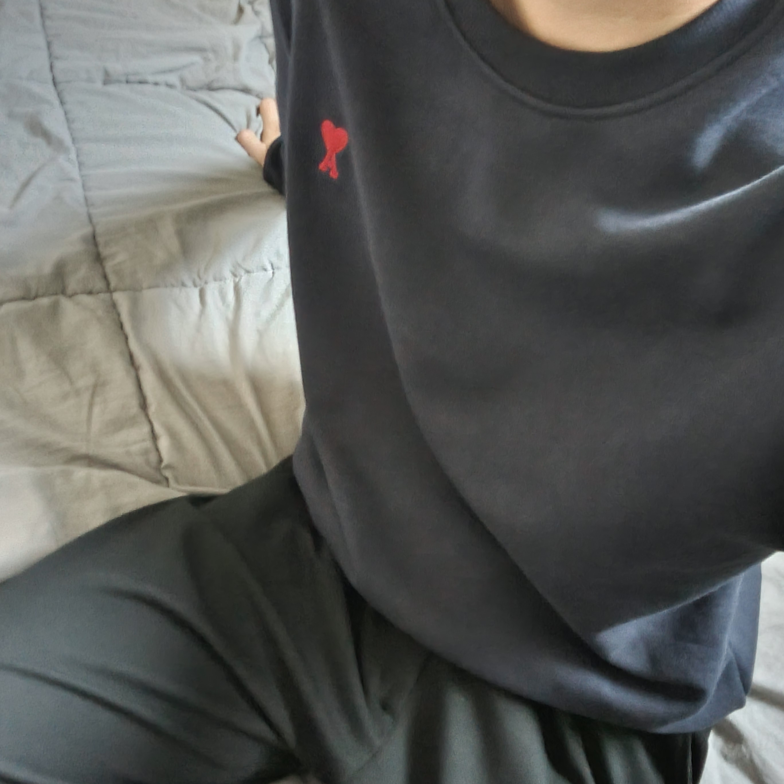 (W) MM6 Maison Margiela Numeric Minimal Signature Ring Silver Palladium, AMI de Coeur Sweatshirt Black 착용 스타일 - 3