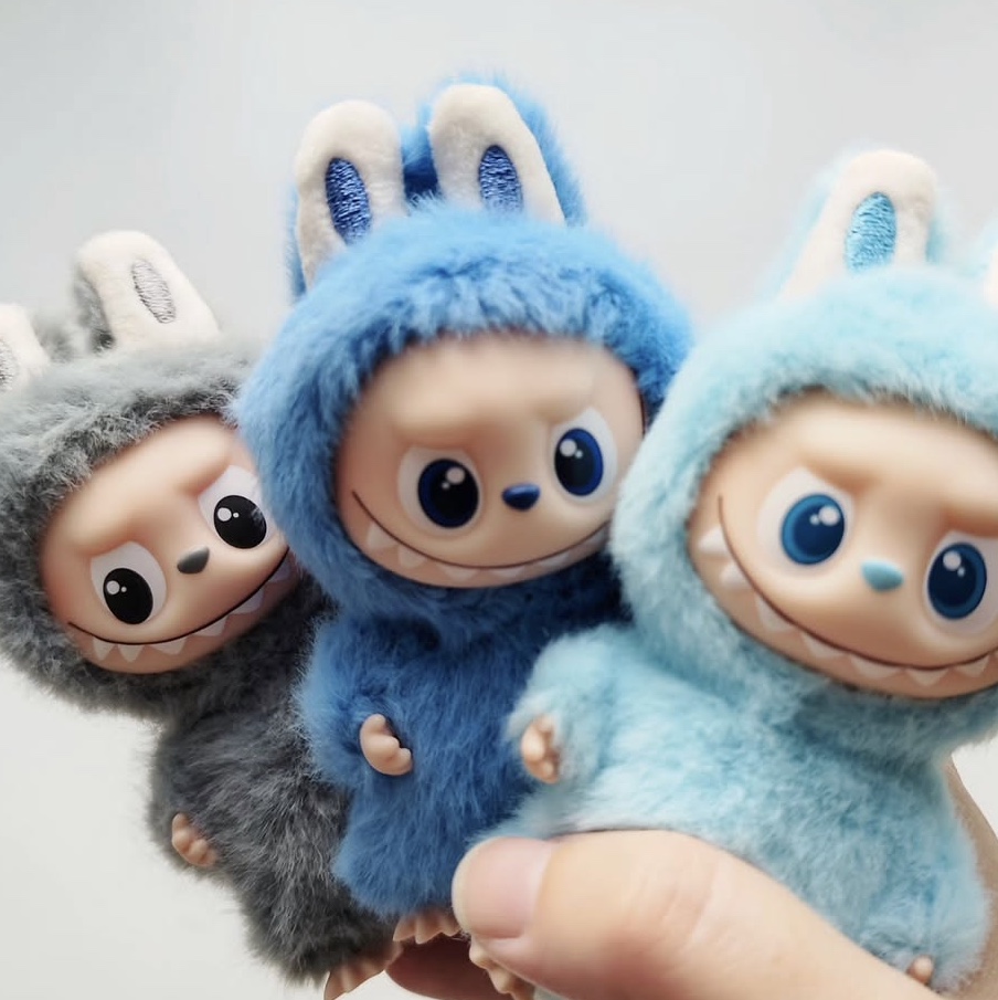 Pop Mart Labubu The Monsters Pin For Love Series Vinyl Plush Pendant (N-Z) O (Opened Case), Pop Mart Labubu The Monsters Pin For Love Series Vinyl Plush Pendant (N-Z) W (Opened Case) 착용 스타일
