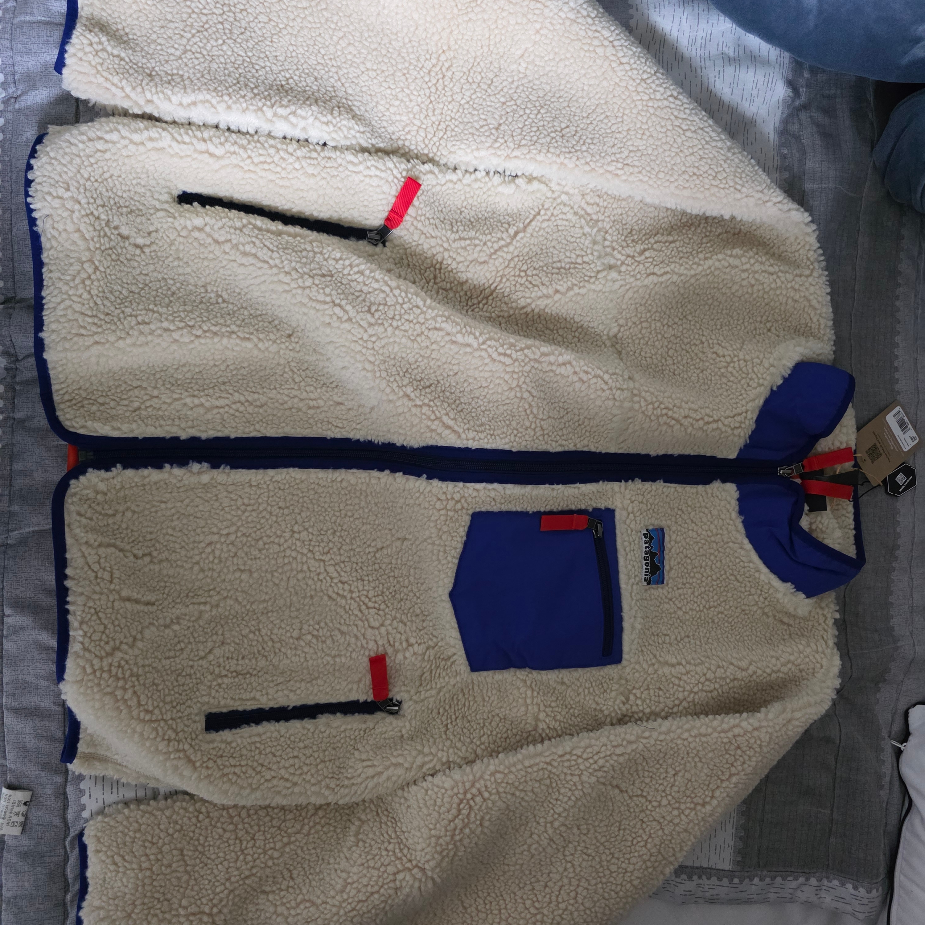 Patagonia Classic Retro-X Fleece Jacket Dark Natural 착용 스타일 - 1