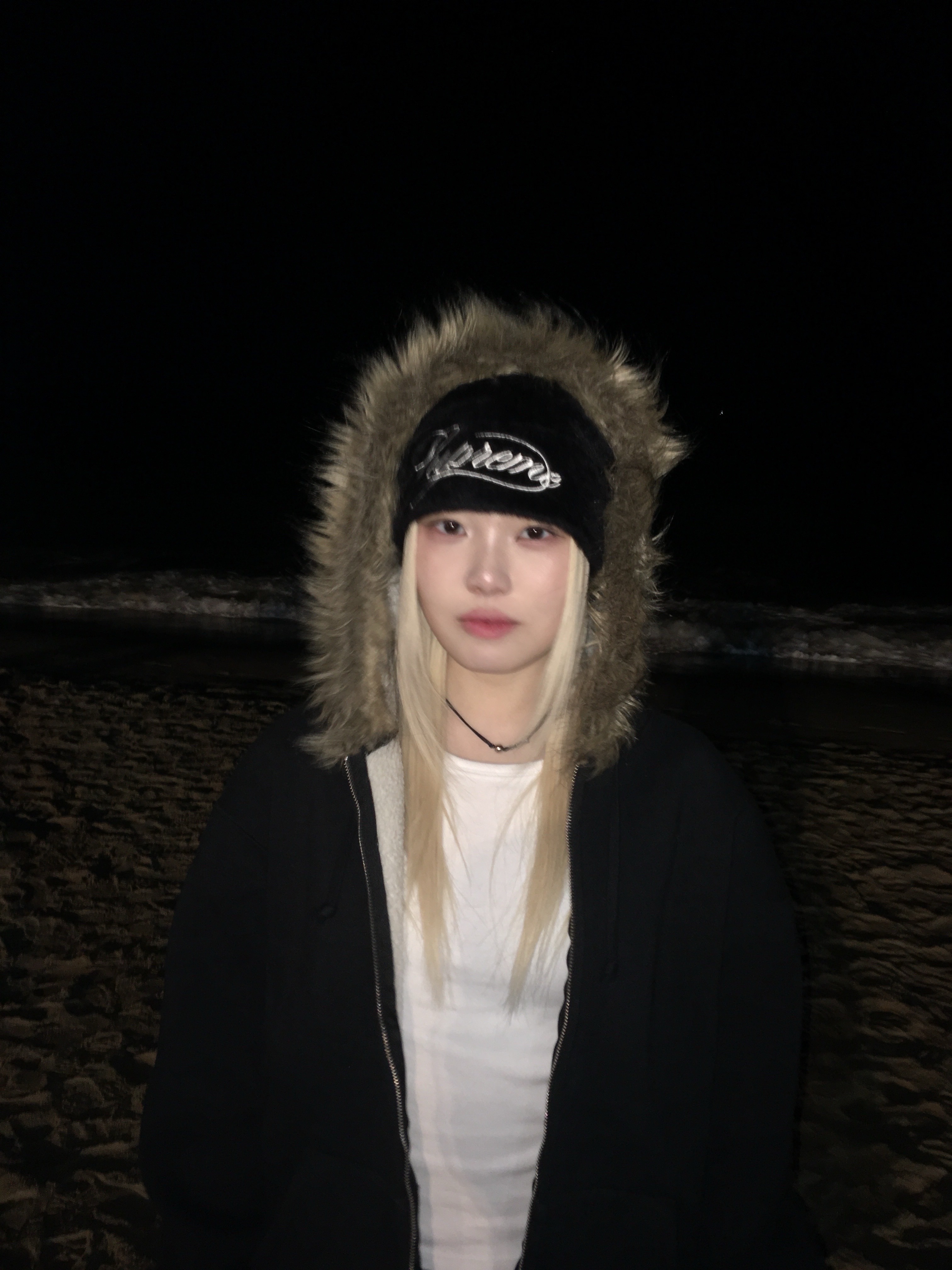 Supreme x Kangol Furgora Script Beanie Black - 25FW, Supreme Faux Fur Zip Up Hooded Sweatshirt Black - 25FW 착용 스타일 - 1