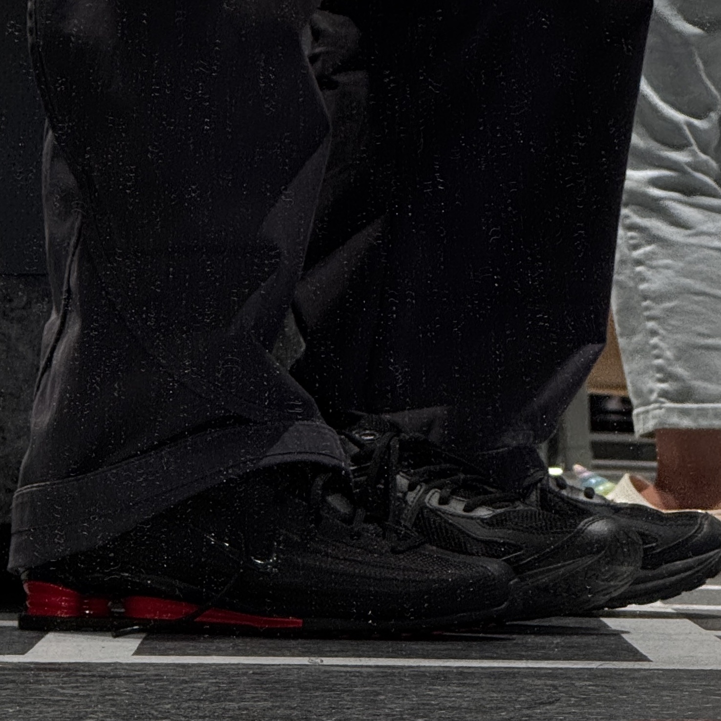 (W) Nike Shox Z Black University Red 착용 스타일