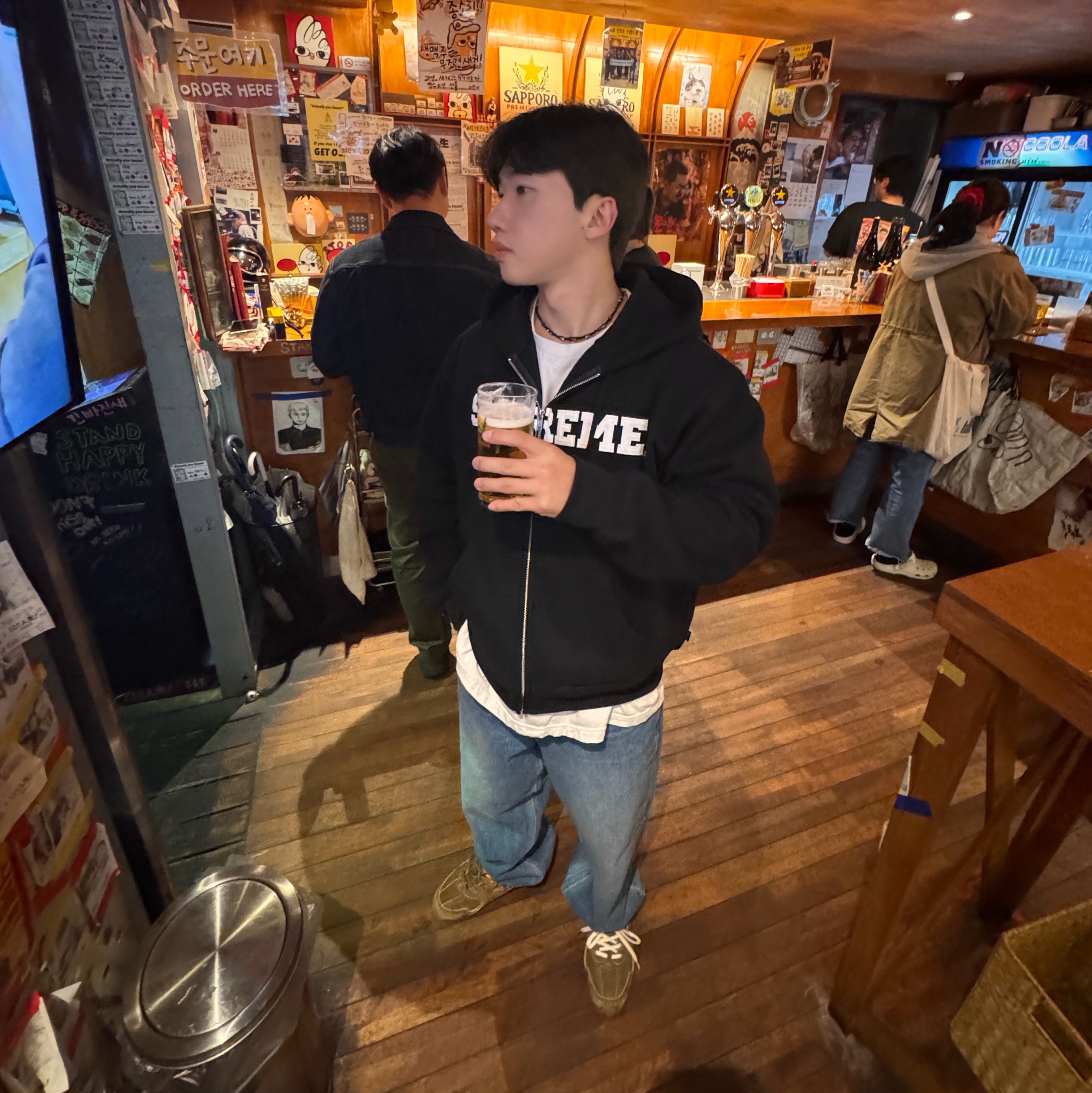 Supreme Collegiate Applique Zip Up Hooded Sweatshirt Black - 25FW, (W) New Balance x Miu Miu 530 Suede Mesh Sneakers Cinnamon 착용 스타일 - 1