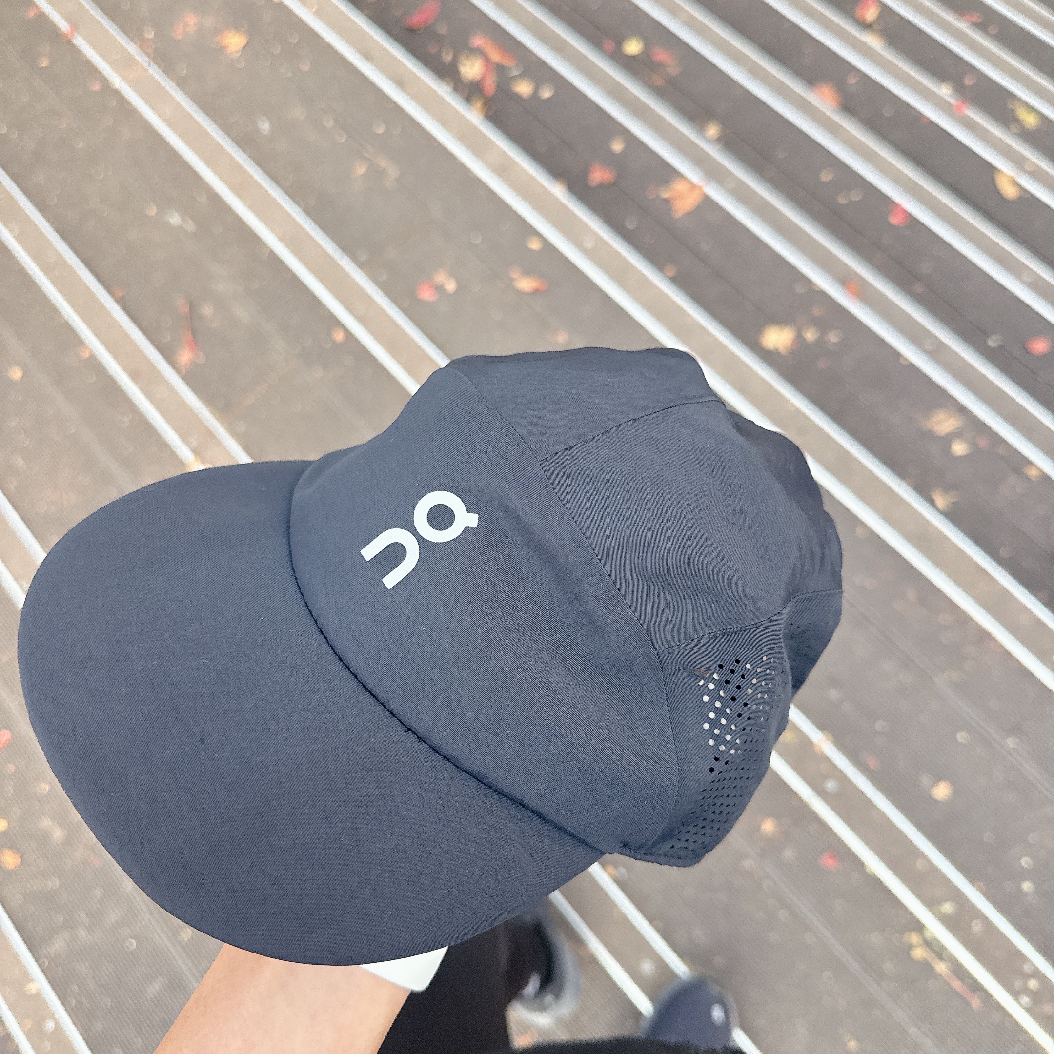 On Running Performance Cap Black 착용 스타일 - 1