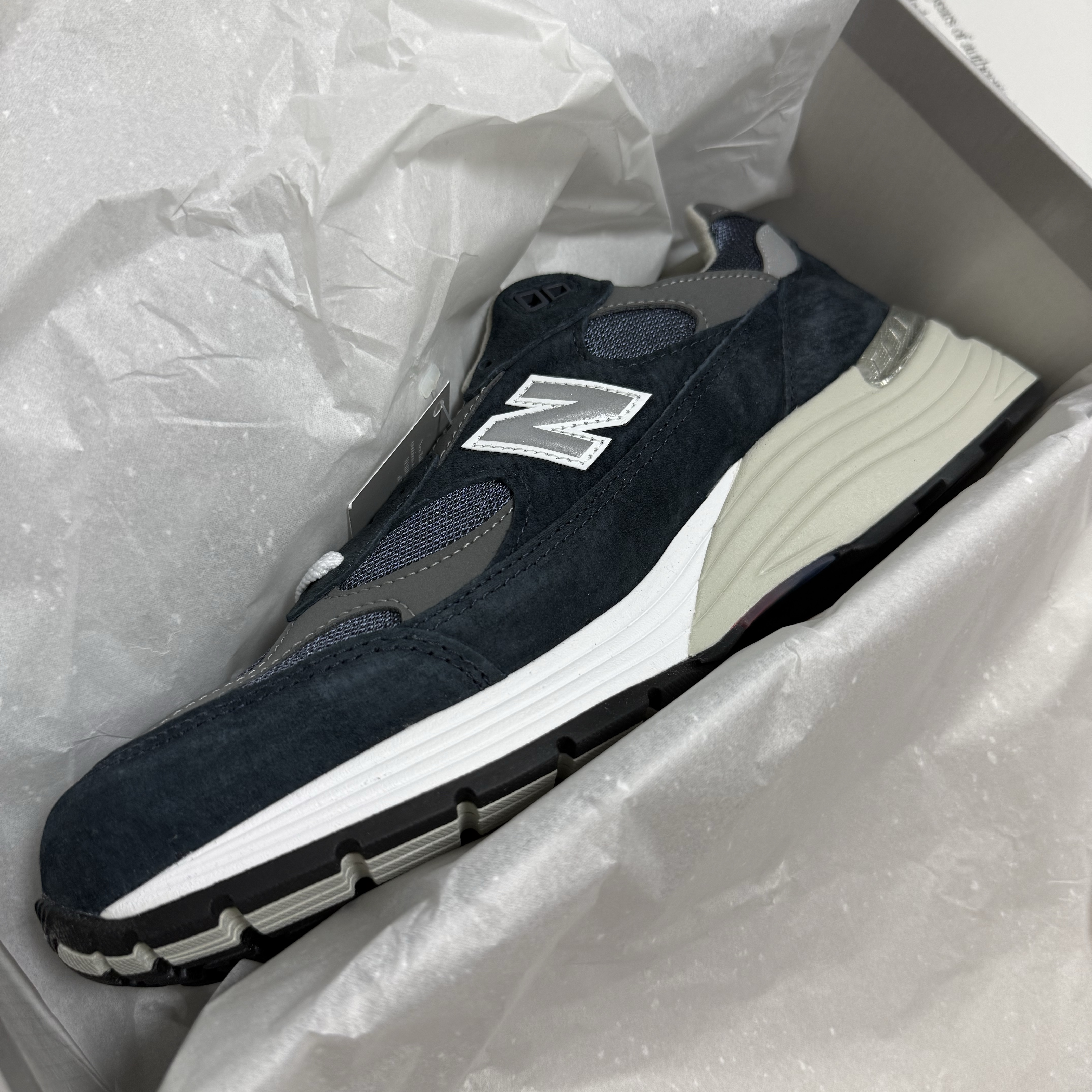 New Balance 992 Made in USA Core Navy, New Balance 530 Steel Grey 착용 스타일 - 1
