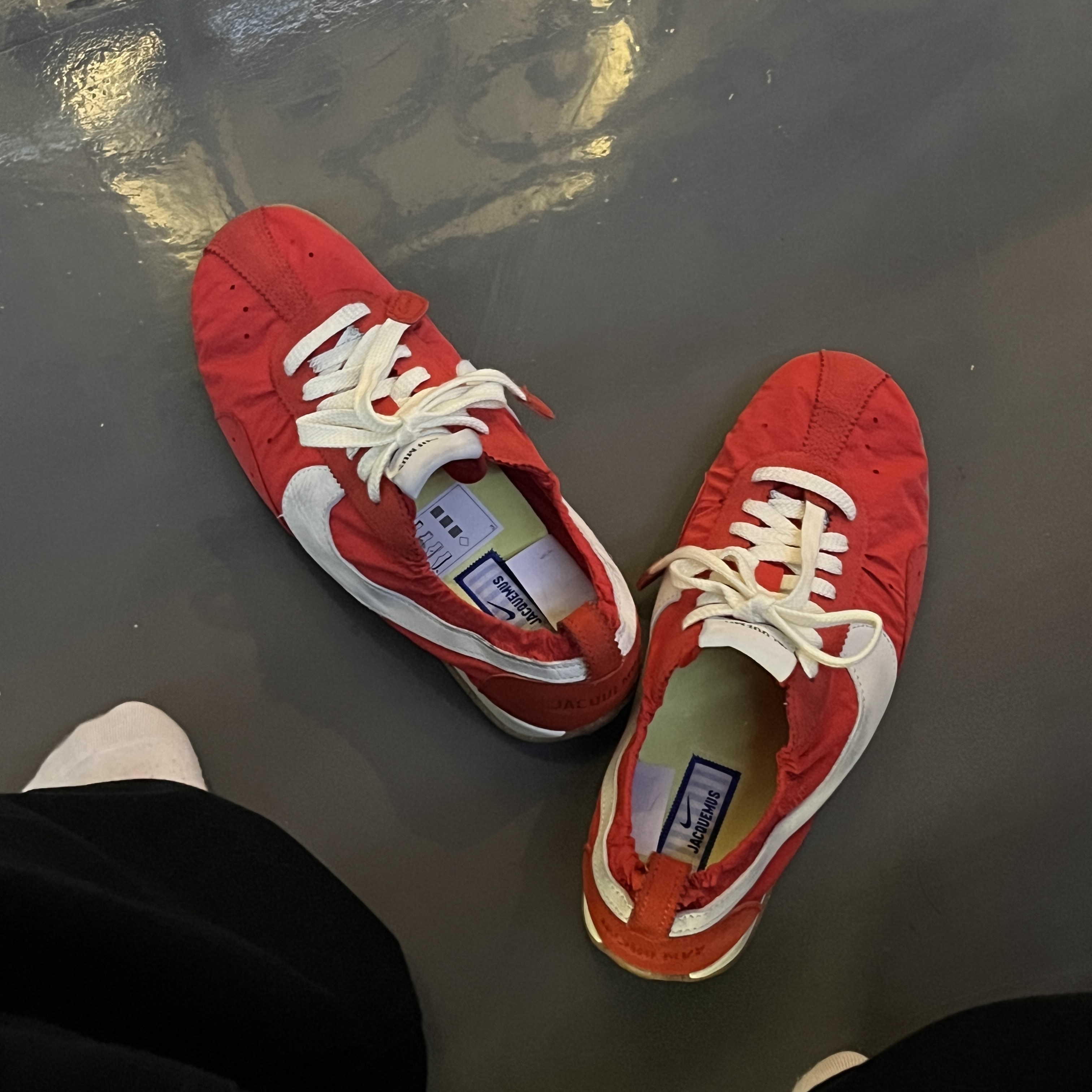 Nike x Jacquemus Moon Shoe SP University Red and Bicycle Yellow 착용 스타일 - 10