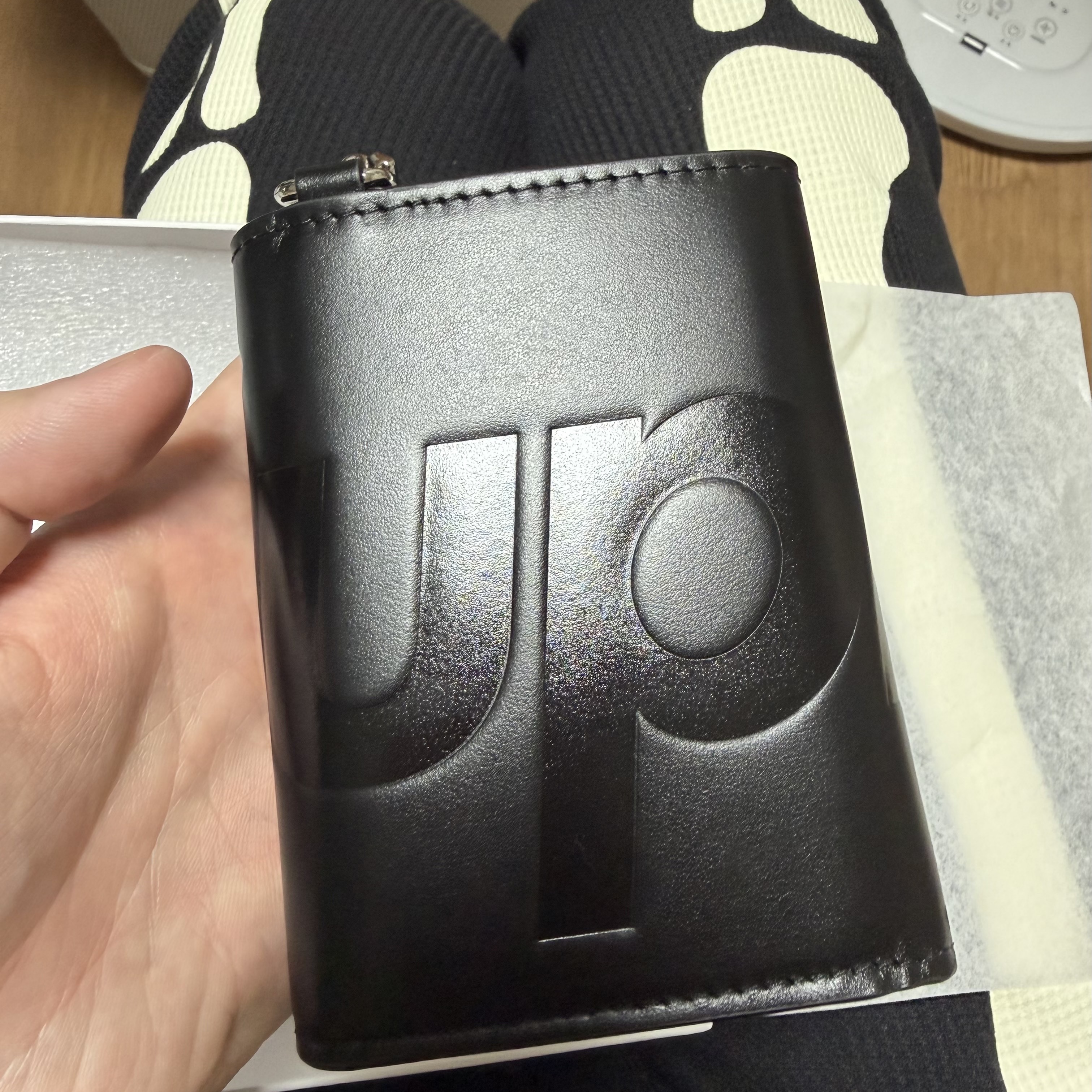 Supreme Leather Chain Wallet Black 착용 스타일 - 5