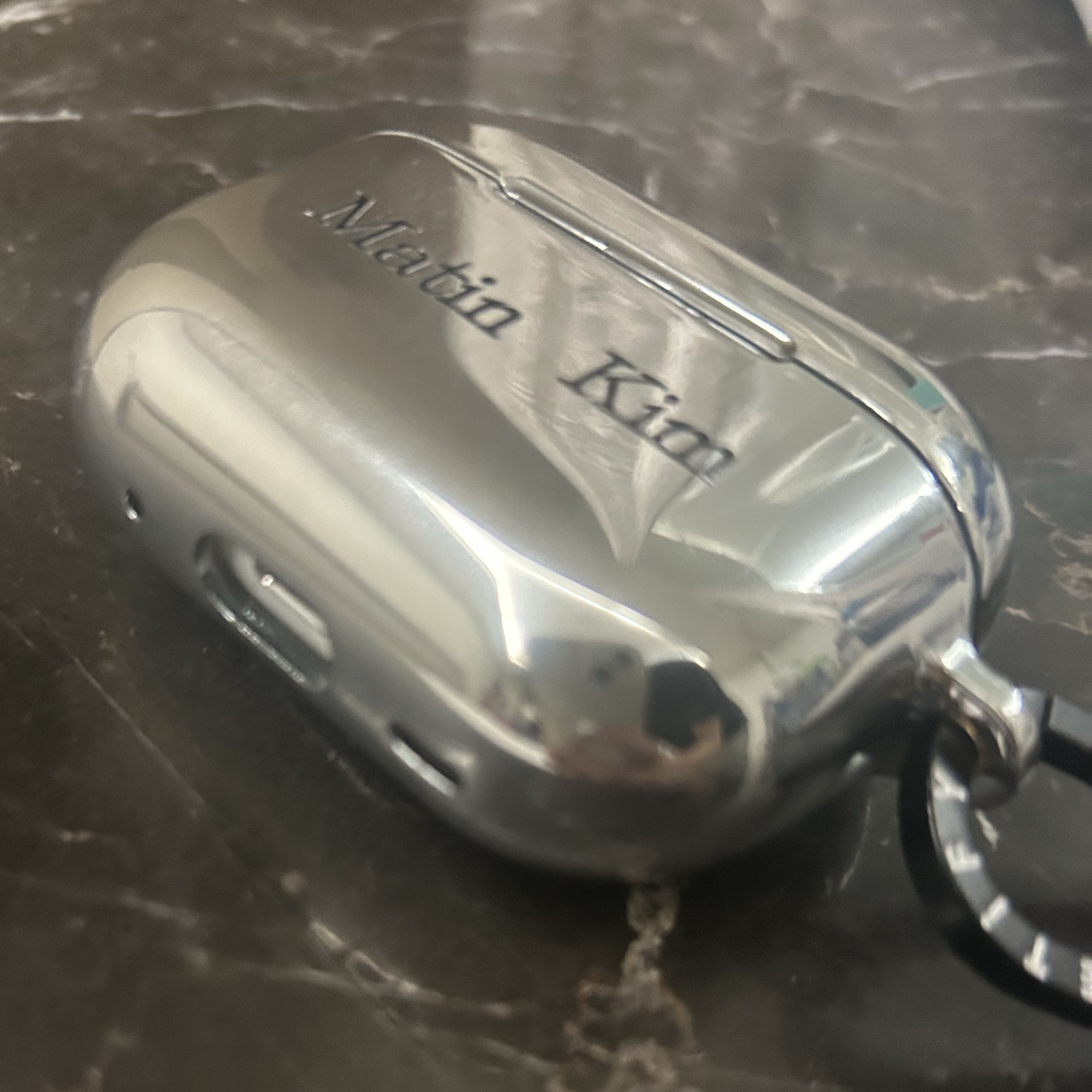 Casetify x Matin Kim iPhone Basic Logo AirPods AirPods Pro 1st/2nd Gen Case Silver 착용 스타일