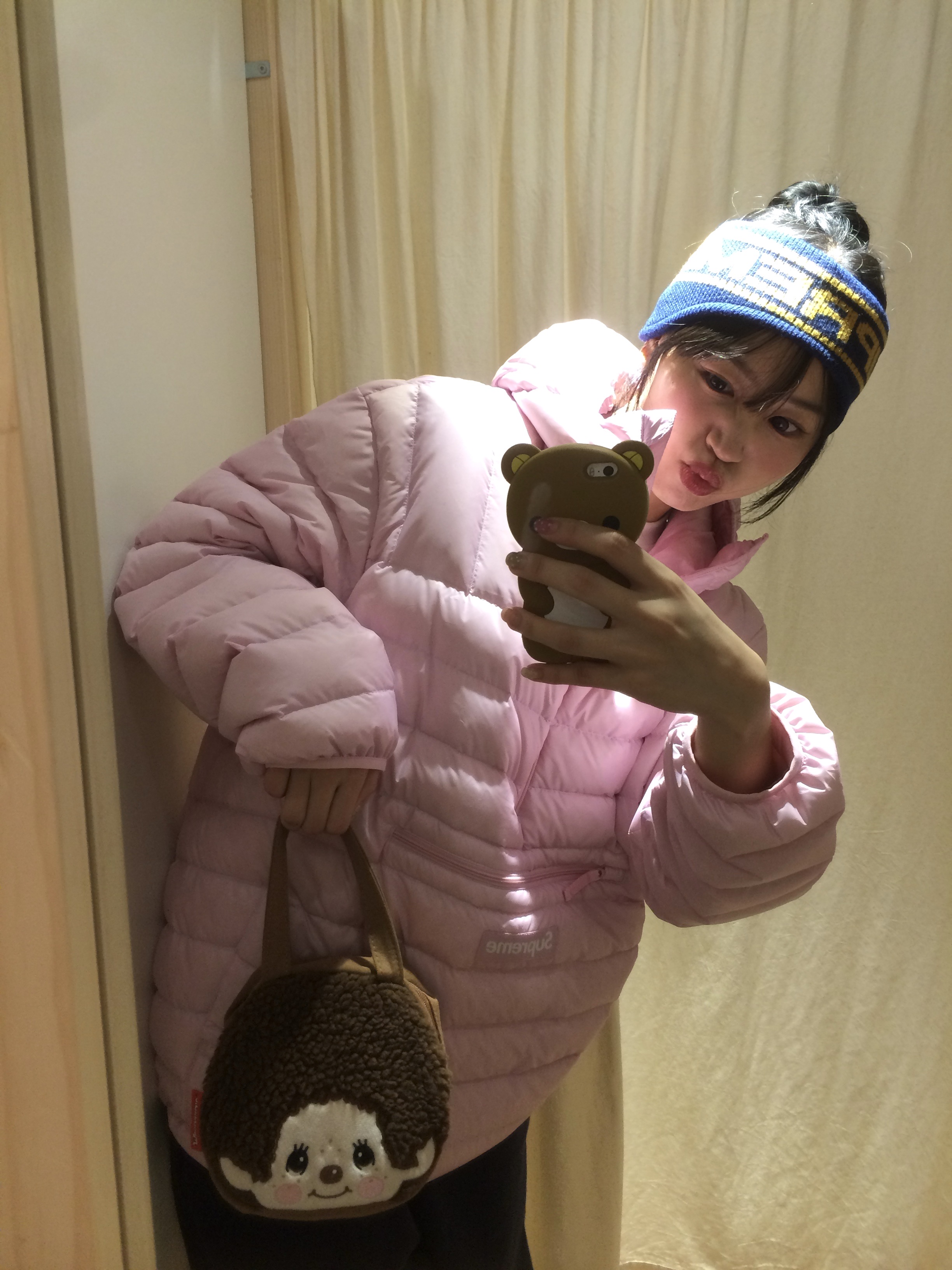 Supreme Micro Down Half Zip Hooded Pullover Light Pink - 25FW, Supreme Contrast Logo Headband Navy - 25FW 착용 스타일 - 6