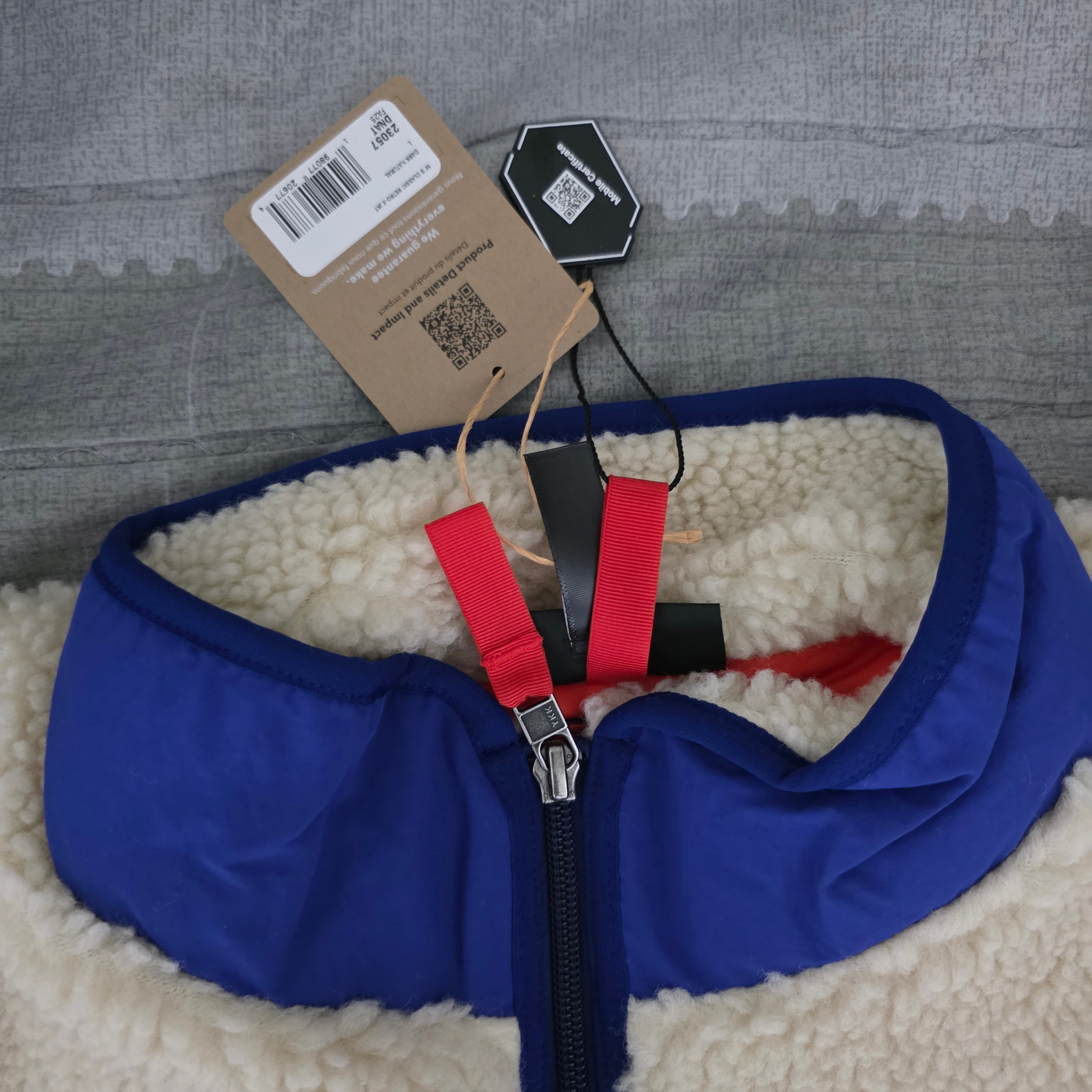 Patagonia Classic Retro-X Fleece Jacket Dark Natural 착용 스타일 - 4