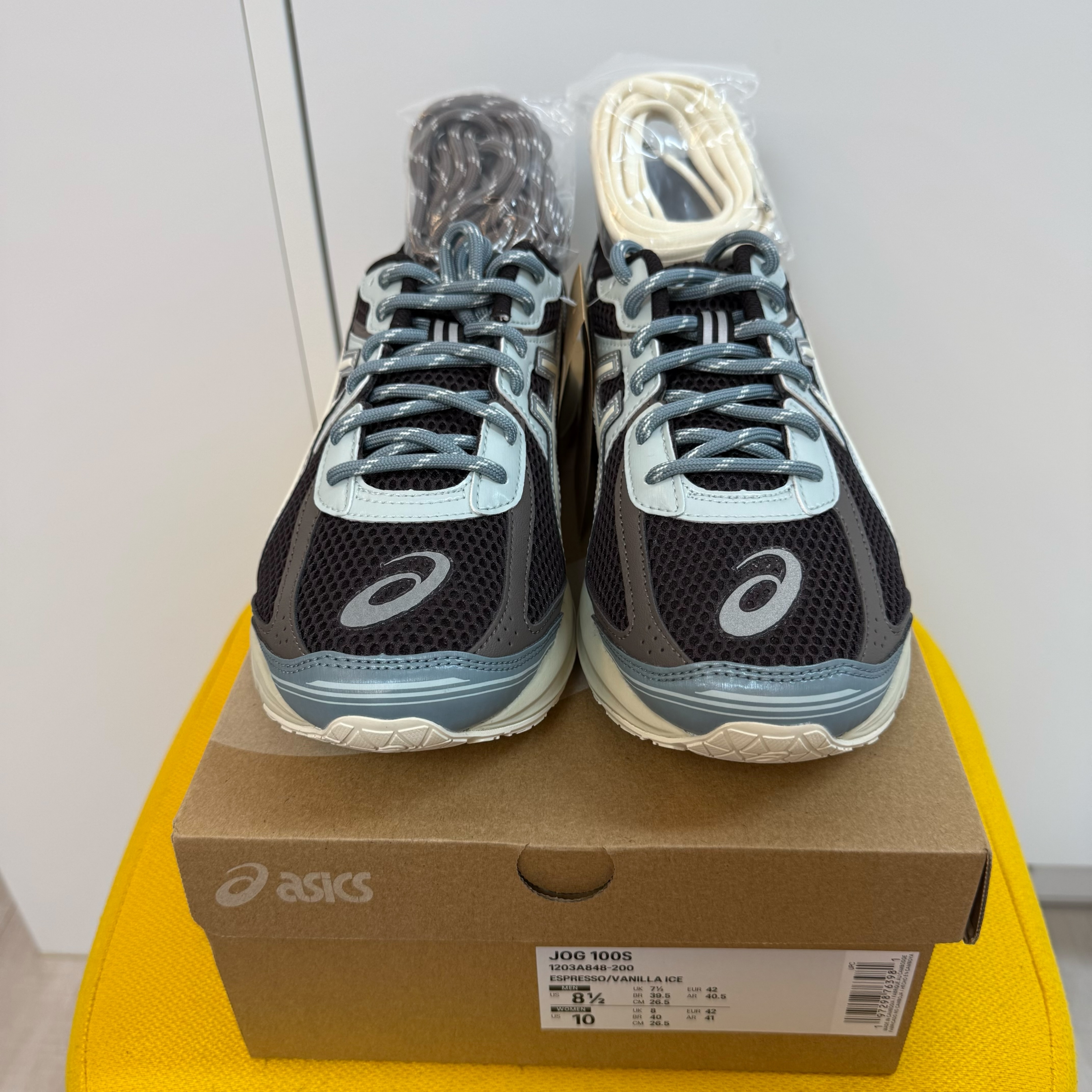 Asics x Kith Jog 100 S Espresso Vanilla Ice 착용 스타일 - 2