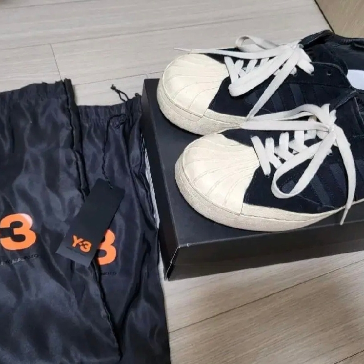 Y-3 Yohji Star Black 착용 스타일 - 2