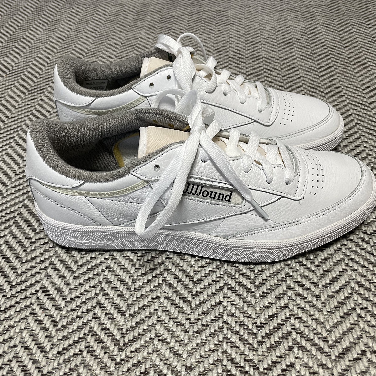 Reebok x JJJJound Club C 85 White 착용 스타일 - 2