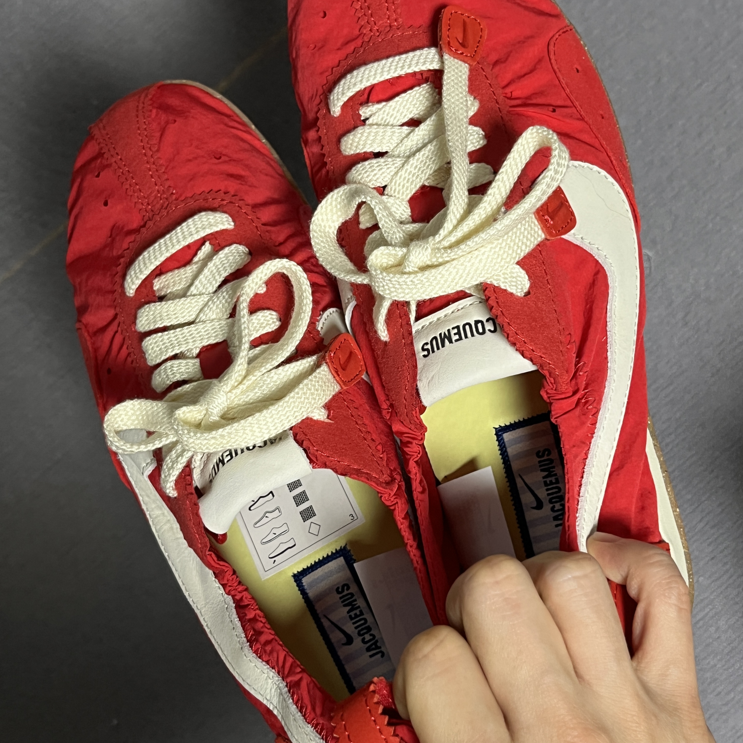 Nike x Jacquemus Moon Shoe SP University Red and Bicycle Yellow 착용 스타일 - 7
