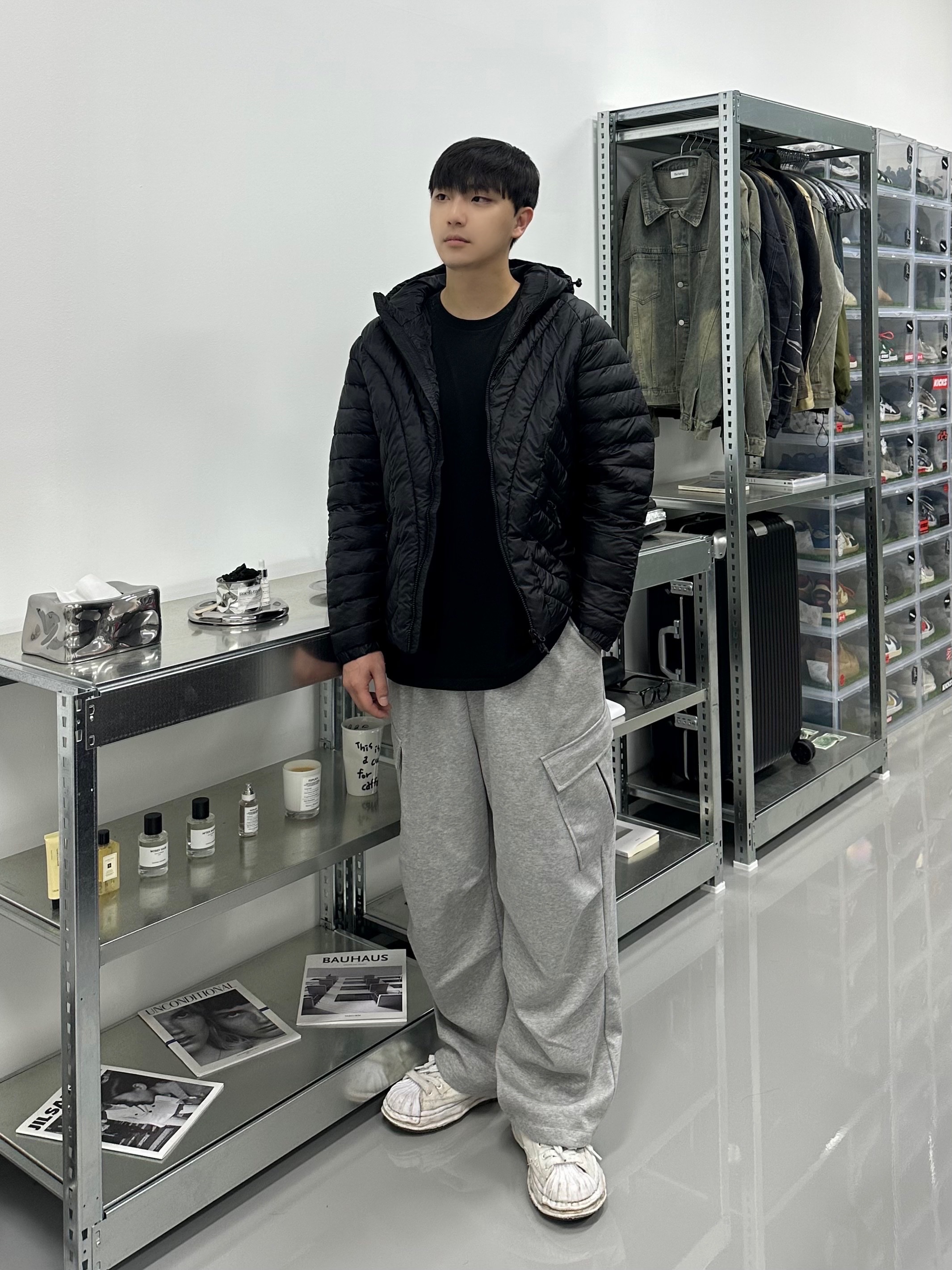 Maison Mihara Yasuhiro Blakey OG Sole Canvas Low-top Sneakers White 착용 스타일 - 1