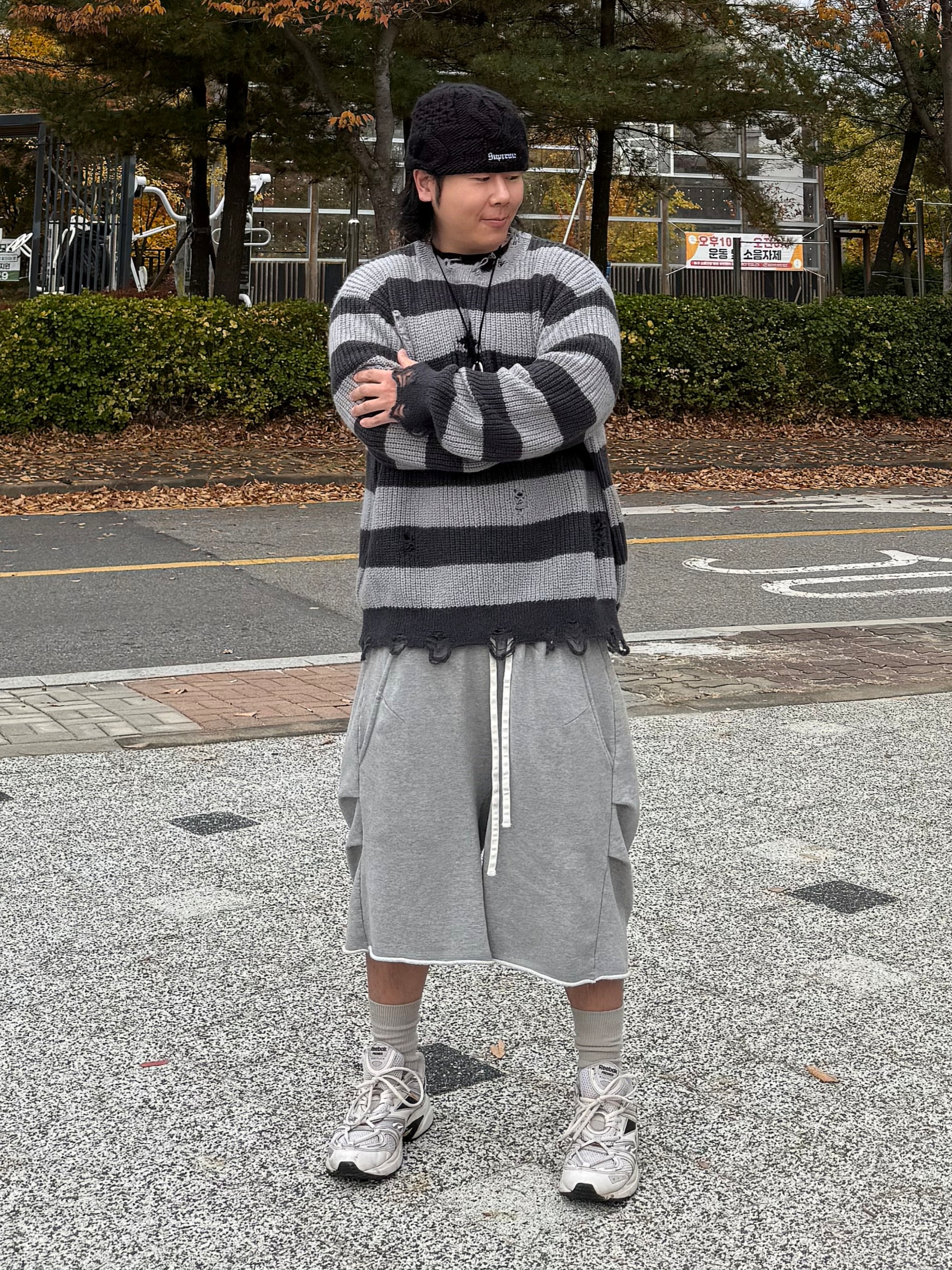 Supreme Block Knit Beanie Black - 25SS 착용 스타일 - 4